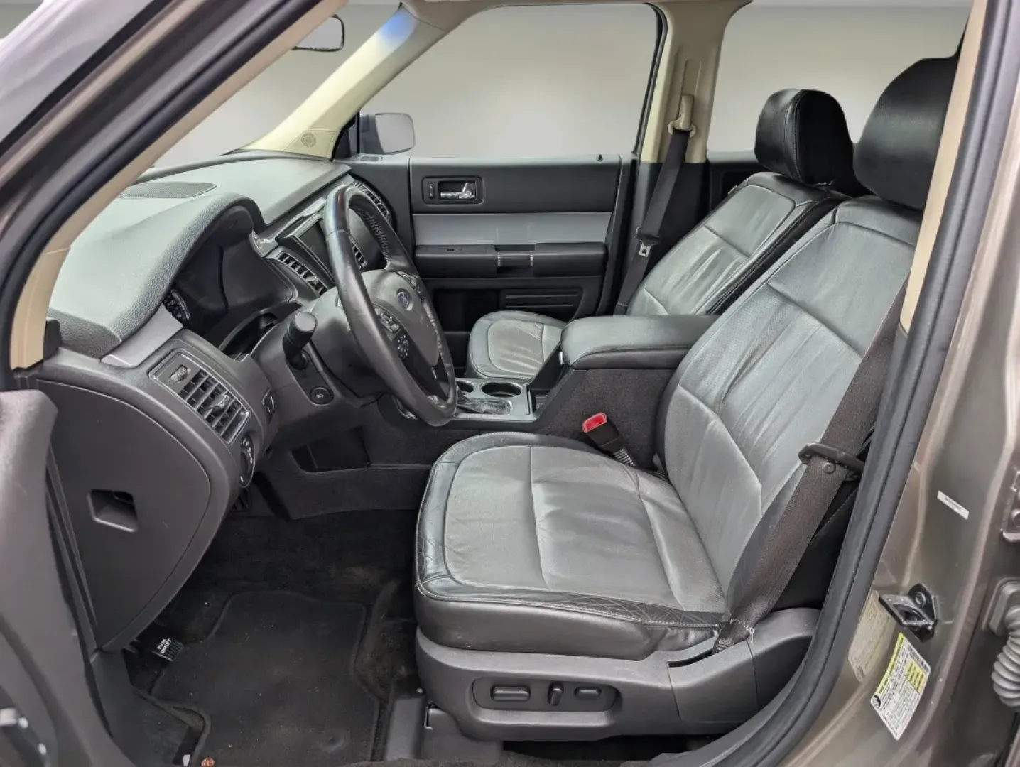 2013 Ford Flex Limited (2FMHK6D8XDB) with an Other engine, located at 7000 Northlake Connector, Columbus, GA, 31904, (706) 987-8085, 32.524975, -84.978134 - Embark on unforgettable journeys with the 2013 Ford Flex Limited, now available at Gils Auto in Prattville, AL. This versatile crossover is not just a vehicle; it's the perfect companion for growing families, weekend adventurers, and anyone seeking a reliable ride for long commutes. With its spaciou - Photo#4