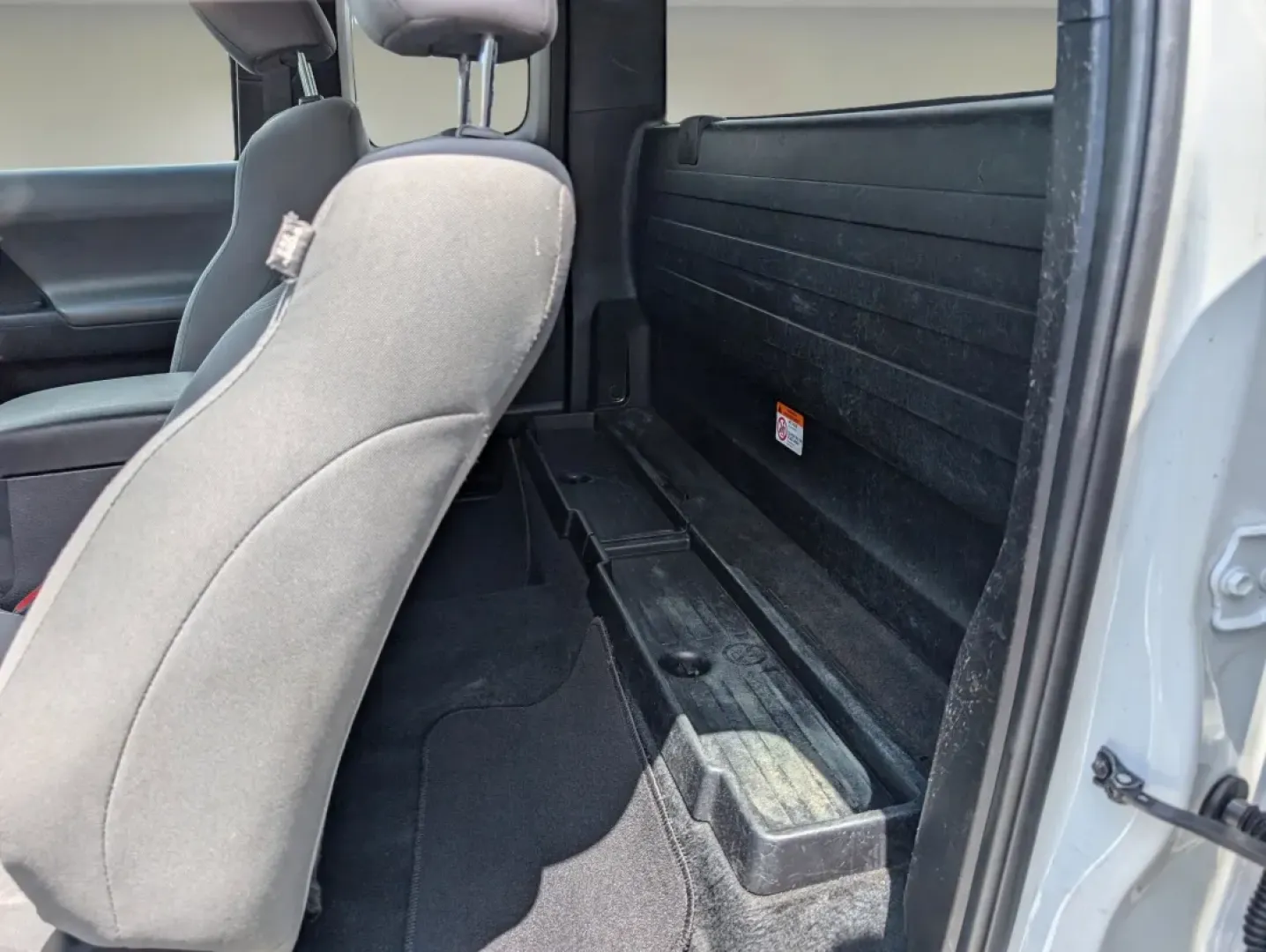 2021 Toyota Tacoma 2WD SR (3TYRX5GN4MT) with an Other engine, located at 1430 Gateway Drive, Opelika, AL, 36801, (334) 239-0944, 32.637871, -85.409790 - **Adventure Awaits with the 2021 Toyota Tacoma SR Your Perfect Companion for Every Journey!**<br /> <br /> Are you ready to elevate your driving experience? Whether you're planning a weekend adventure, need a reliable vehicle for your daily commute, or require a pickup that can handle the demands o - Photo#9