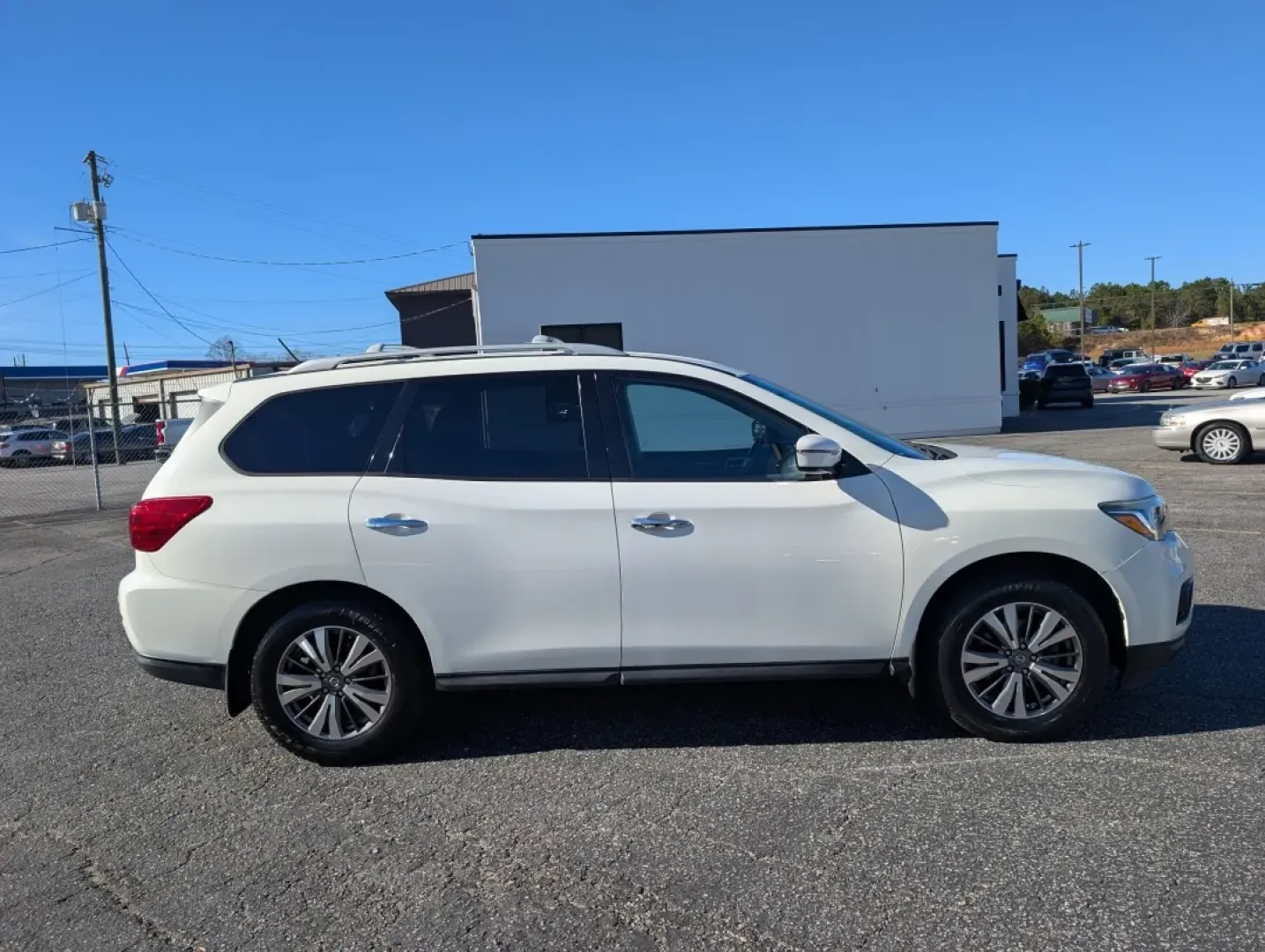 2017 /Charcoal Nissan Pathfinder SV (5N1DR2MM3HC) with an Other engine, located at 7000 Northlake Connector, Columbus, GA, 31904, (706) 987-8085, 32.524975, -84.978134 - **Explore New Adventures with the 2017 Nissan Pathfinder SV - Your Perfect Family SUV!**<br /> <br /> Are you looking for a reliable, spacious vehicle that can take your family on unforgettable journeys? The 2017 Nissan Pathfinder SV, available now at Gils Auto in Phenix City, AL, is designed for fa - Photo#3