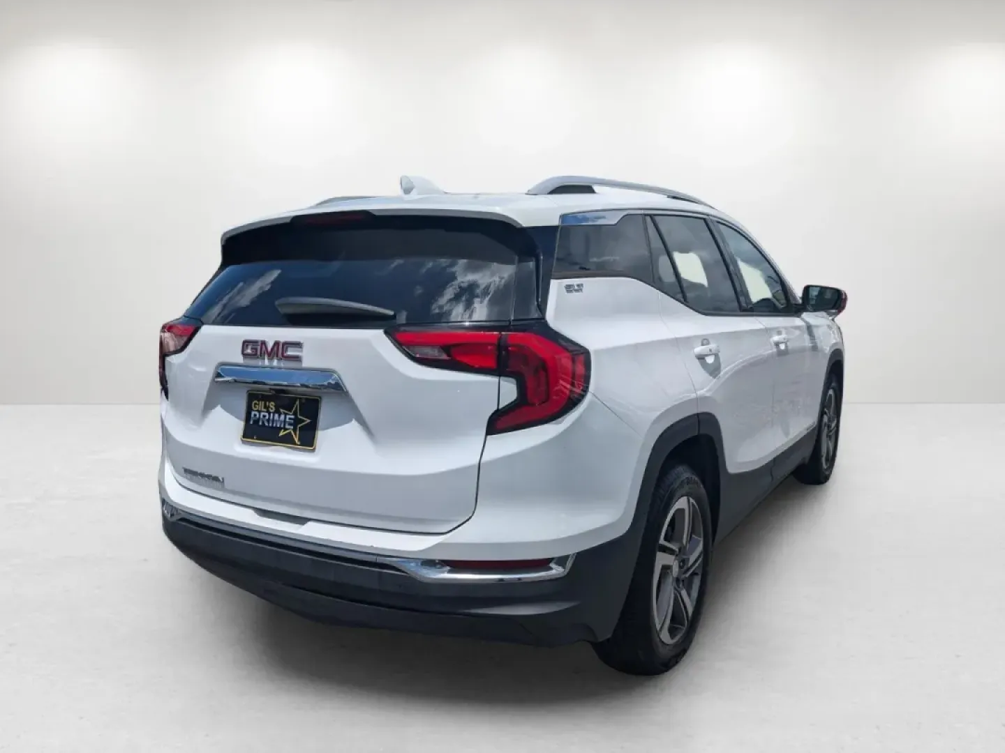 2020 /Jet Black GMC Terrain SLT (3GKALPEV2LL) with an Other engine, located at 3959 U.S. 80 W, Phenix City, AL, 36870, (334) 297-4885, 32.469296, -85.135185 - **Discover Your Adventure with the 2020 GMC Terrain SLT at Gils Auto - Phenix City**<br /> <br /> Are you ready to enhance your lifestyle with a vehicle that perfectly blends style, comfort, and capability? The 2020 GMC Terrain SLT is the SUV you've been waiting for, ideally suited for families, com - Photo#5