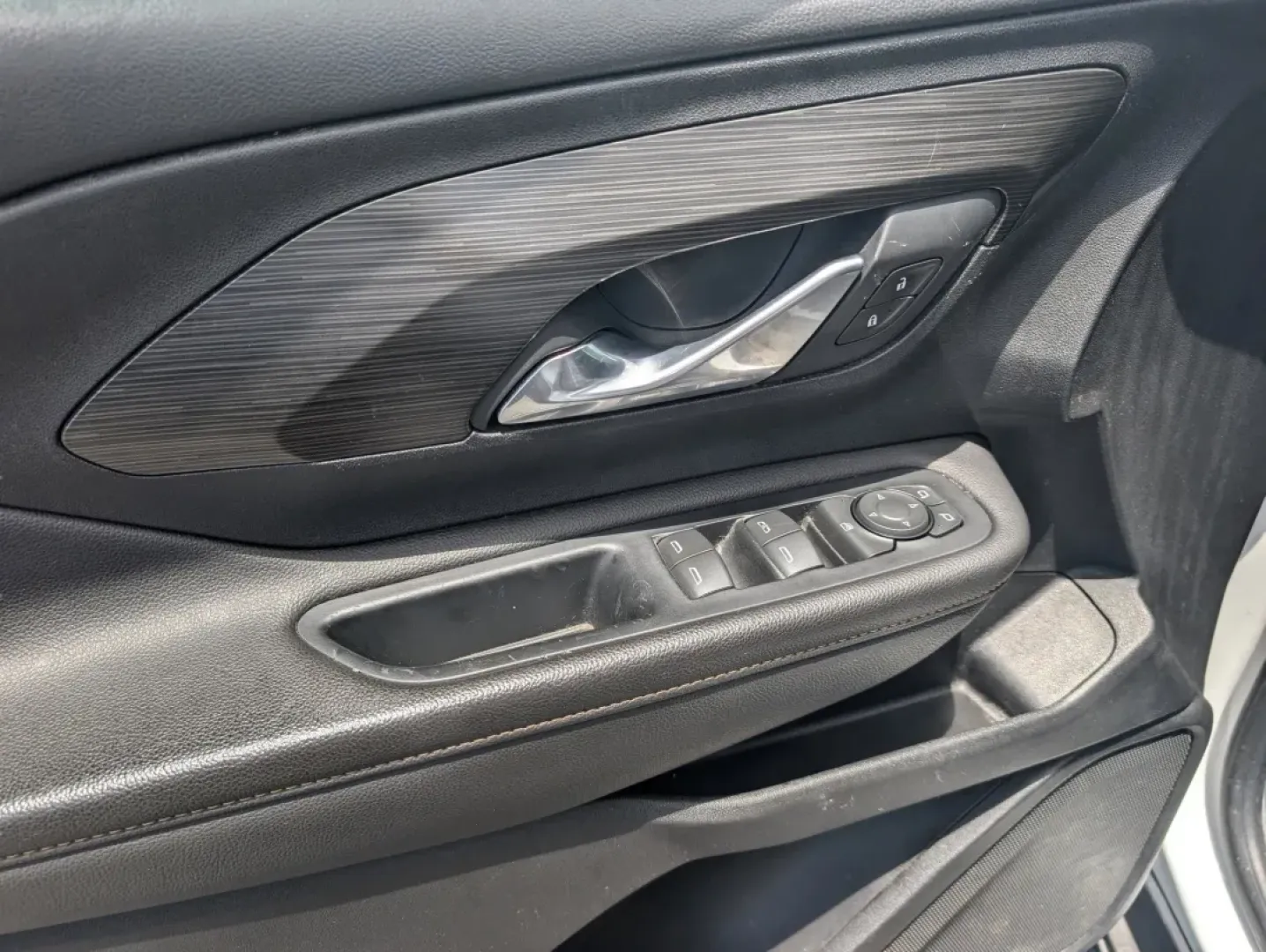 2020 /Jet Black GMC Terrain SLT (3GKALPEV2LL) with an Other engine, located at 3959 U.S. 80 W, Phenix City, AL, 36870, (334) 297-4885, 32.469296, -85.135185 - **Discover Your Adventure with the 2020 GMC Terrain SLT at Gils Auto - Phenix City**<br /> <br /> Are you ready to enhance your lifestyle with a vehicle that perfectly blends style, comfort, and capability? The 2020 GMC Terrain SLT is the SUV you've been waiting for, ideally suited for families, com - Photo#9