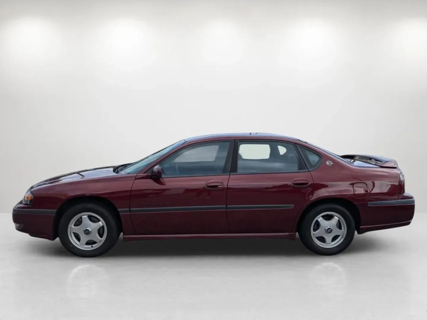 2002 /Medium Gray Chevrolet Impala LS (2G1WH55K129) with an Other engine, located at 804 22nd Ave, Phenix City, AL, 36870, (334) 297-1860, 32.484749, -85.024475 - ### Discover Your Next Adventure with the 2002 Chevrolet Impala LS at Gils Auto!<br /> <br /> Are you looking for a reliable vehicle that fits seamlessly into your lifestyle, whether for daily commutes or weekend getaways? Look no further than the stunning 2002 Chevrolet Impala LS available at Gils - Photo#7