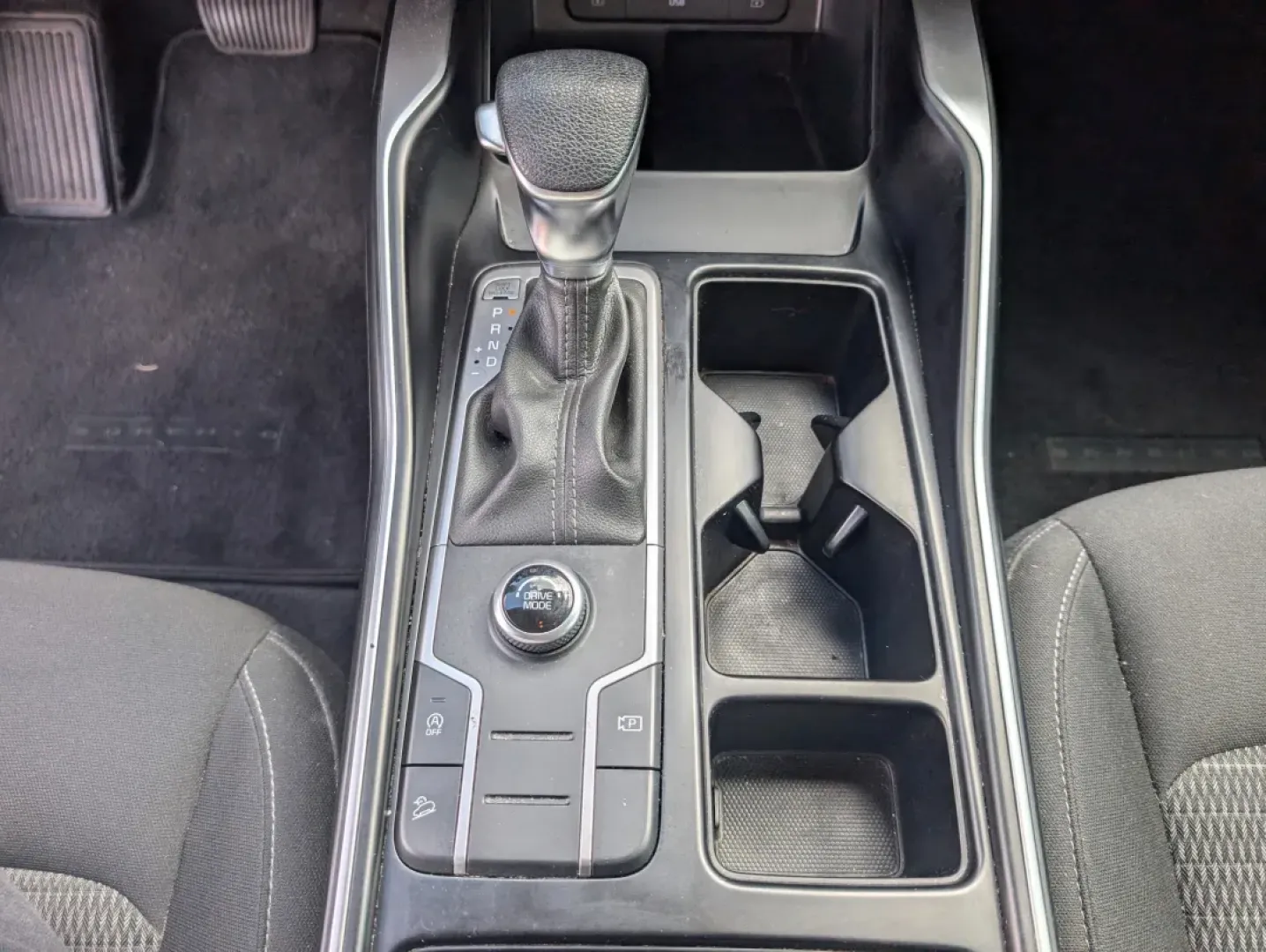 2022 /Black Kia Sorento LX (5XYRG4LC6NG) with an Other engine, located at 521 Old Farm Lane Rd, Prattville, AL, 36066, (334) 325-1505, 32.482460, -86.416367 - **Discover Adventure in the 2022 Kia Sorento LX Perfect for Families and Weekend Explorers!**<br /> <br /> Embrace every journey with the 2022 Kia Sorento LX, a versatile SUV designed to cater to growing families and adventurous individuals alike. Whether you're planning a weekend getaway to Lake H - Photo#13