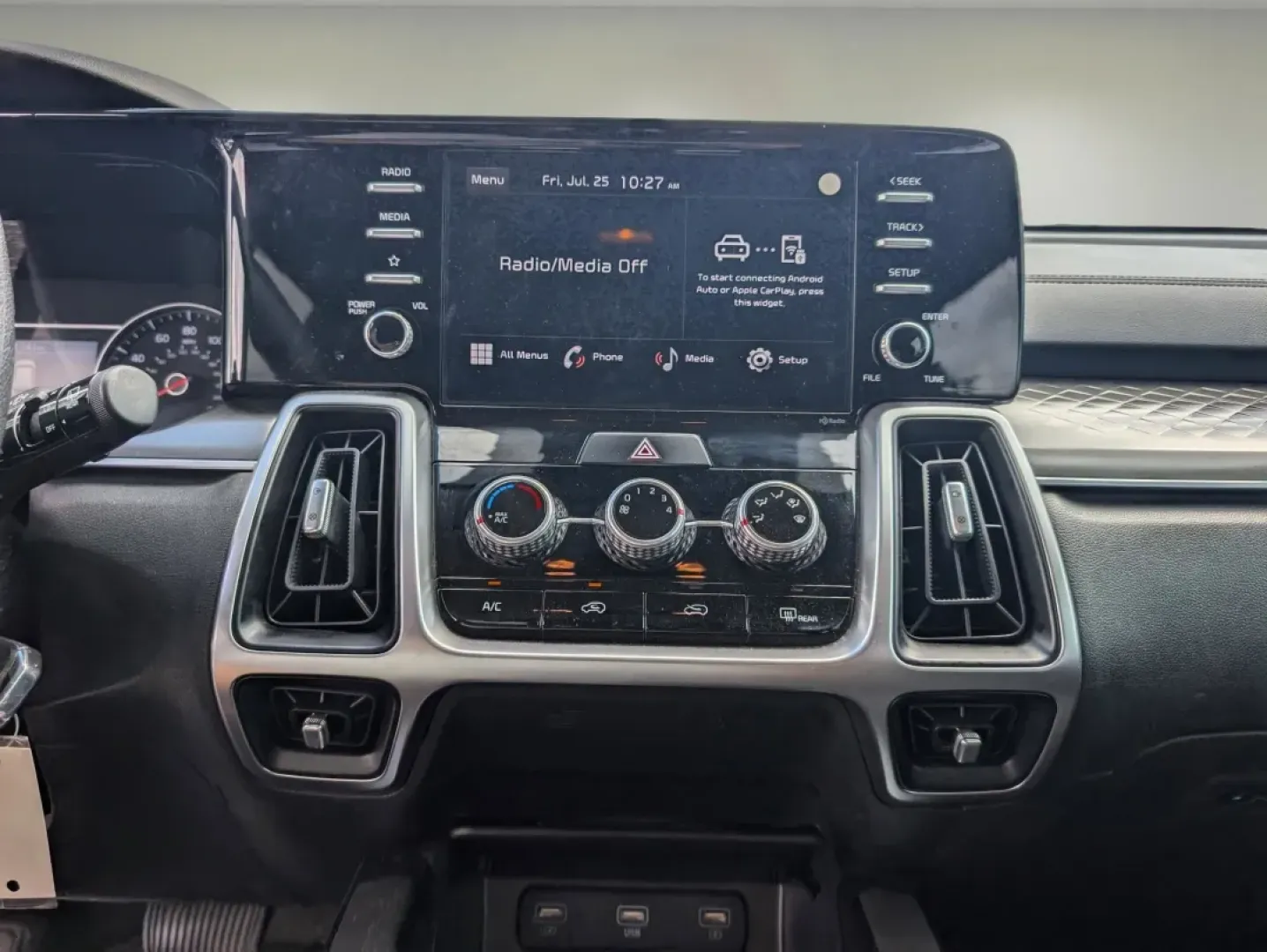 2022 /Black Kia Sorento LX (5XYRG4LC6NG) with an Other engine, located at 521 Old Farm Lane Rd, Prattville, AL, 36066, (334) 325-1505, 32.482460, -86.416367 - **Discover Adventure in the 2022 Kia Sorento LX Perfect for Families and Weekend Explorers!**<br /> <br /> Embrace every journey with the 2022 Kia Sorento LX, a versatile SUV designed to cater to growing families and adventurous individuals alike. Whether you're planning a weekend getaway to Lake H - Photo#14