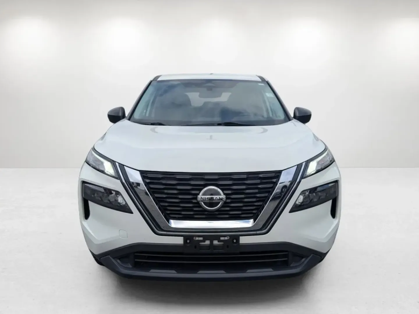 2021 /Charcoal Nissan Rogue S (5N1AT3AB5MC) with an Other engine, located at 804 22nd Ave, Phenix City, AL, 36870, (334) 297-1860, 32.484749, -85.024475 - Experience the freedom of adventure with the 2021 Nissan Rogue S, available now at Gils Auto in Phenix City, AL. This versatile all-wheel-drive SUV is perfect for families on the go or anyone looking to explore the beautiful surroundings of Phenix City. Whether you're making memories on weekend geta - Photo#2