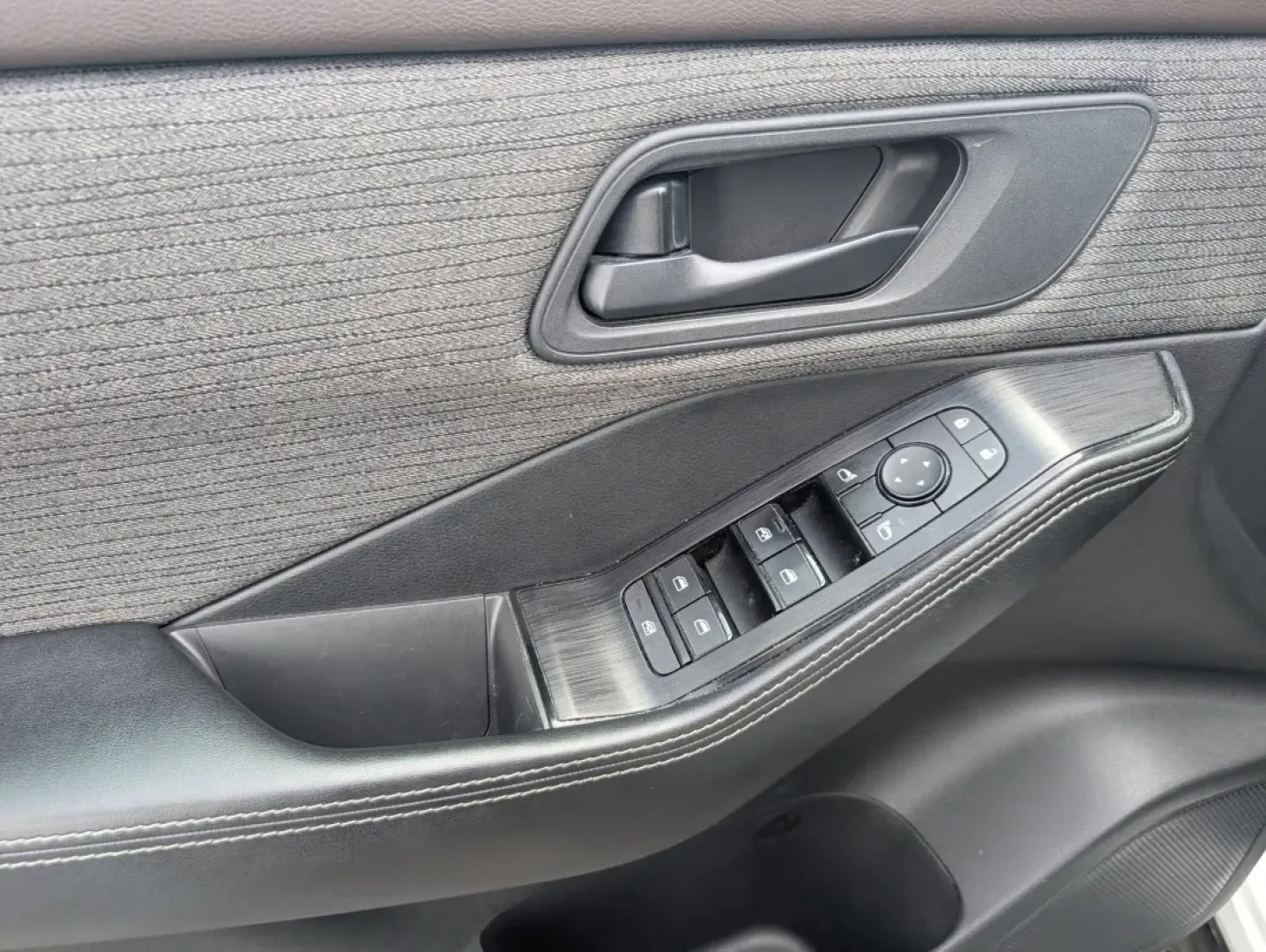 2021 /Charcoal Nissan Rogue S (5N1AT3AB5MC) with an Other engine, located at 804 22nd Ave, Phenix City, AL, 36870, (334) 297-1860, 32.484749, -85.024475 - Experience the freedom of adventure with the 2021 Nissan Rogue S, available now at Gils Auto in Phenix City, AL. This versatile all-wheel-drive SUV is perfect for families on the go or anyone looking to explore the beautiful surroundings of Phenix City. Whether you're making memories on weekend geta - Photo#9