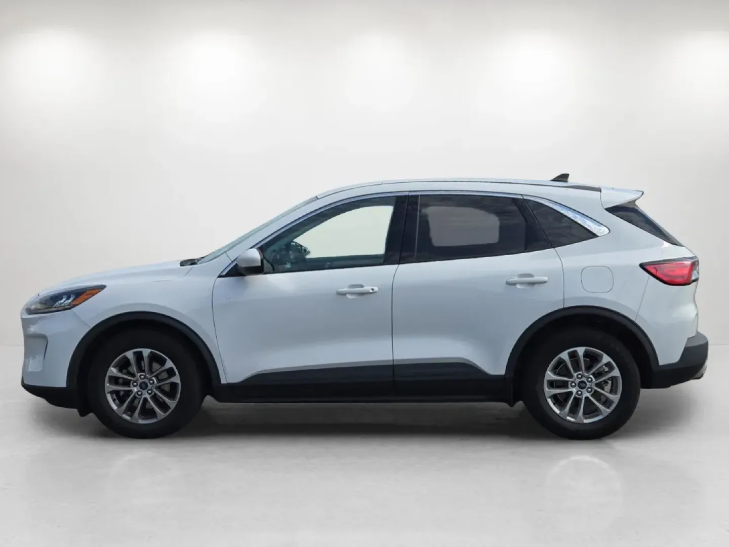 2021 Ford Escape SE (1FMCU0G62MU) with an Other engine, located at 1430 Gateway Drive, Opelika, AL, 36801, (334) 239-0944, 32.637871, -85.409790 - ### Adventure Awaits: Discover the 2021 Ford Escape SE at Gils Auto - Prattville<br /> <br /> Are you ready to elevate your daily commute or embark on an unforgettable road trip? The 2021 Ford Escape SE is your perfect companion for every journey, boasting style, versatility, and modern features tha - Photo#8