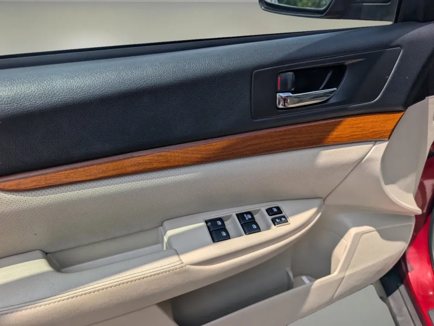 2014 /Warm Ivory Subaru Outback 2.5i Limited (4S4BRCLC1E3) with an Other engine, located at 5115 14th Ave., Columbus, GA, 31904, (706) 323-0345, 32.511494, -84.971046 - **Adventure Awaits with the 2014 Subaru Outback 2.5i Limited Perfect for Your Next Road Trip!**<br /> <br /> If you're ready to elevate your family outings or embark on thrilling weekend adventures, the 2014 Subaru Outback 2.5i Limited is the vehicle for you. This versatile sport utility vehicle co - Photo#8