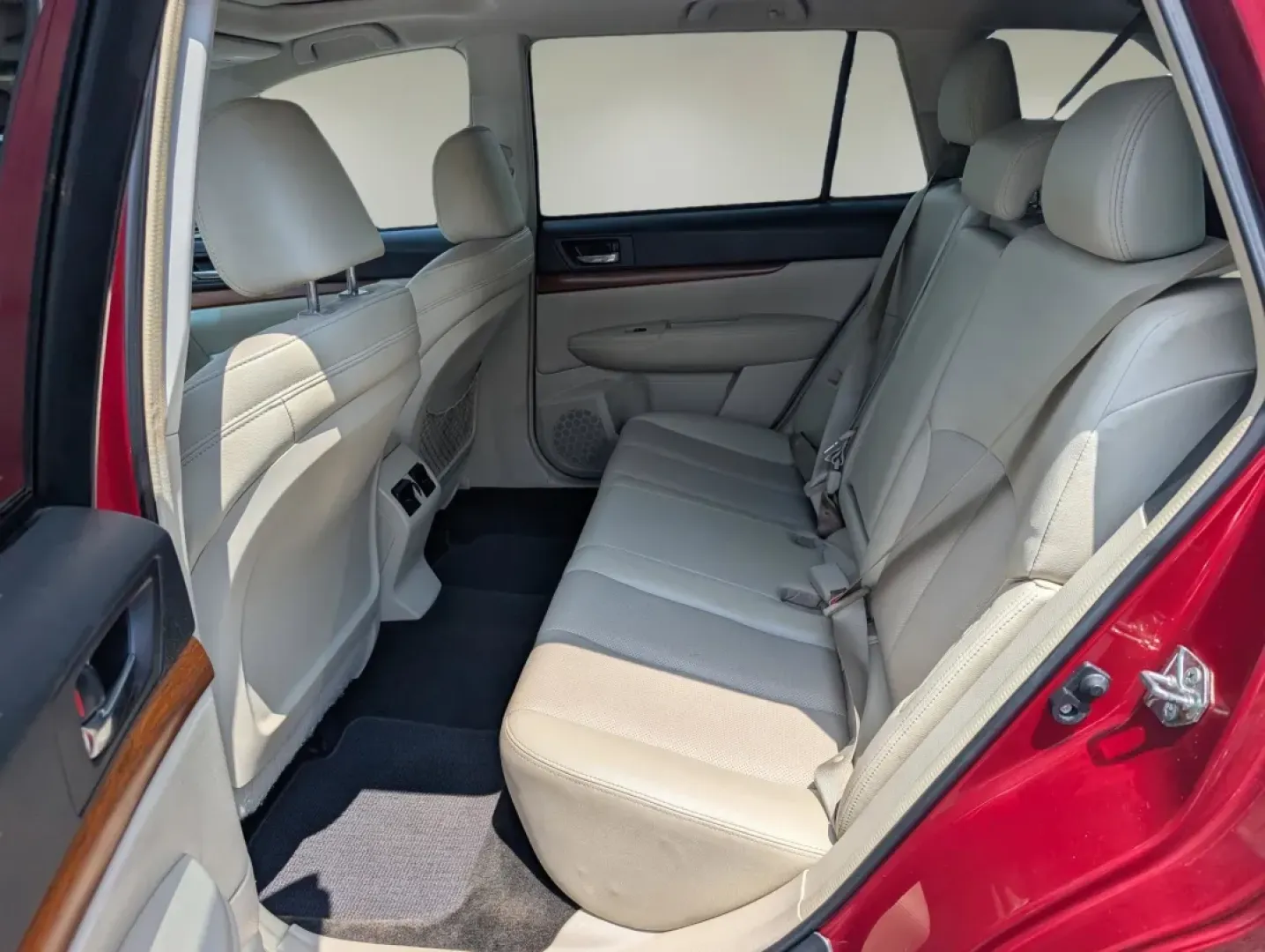 2014 /Warm Ivory Subaru Outback 2.5i Limited (4S4BRCLC1E3) with an Other engine, located at 5115 14th Ave., Columbus, GA, 31904, (706) 323-0345, 32.511494, -84.971046 - **Adventure Awaits with the 2014 Subaru Outback 2.5i Limited Perfect for Your Next Road Trip!**<br /> <br /> If you're ready to elevate your family outings or embark on thrilling weekend adventures, the 2014 Subaru Outback 2.5i Limited is the vehicle for you. This versatile sport utility vehicle co - Photo#10