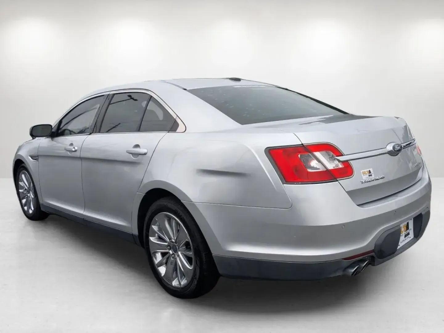 2012 Ford Taurus Limited (1FAHP2FW1CG) with an Other engine, located at 1430 Gateway Drive, Opelika, AL, 36801, (334) 239-0944, 32.637871, -85.409790 - Experience the thrill of the open road with our stunning 2012 Ford Taurus Limited, expertly crafted for those who value comfort and style. Whether you're a daily commuter navigating the bustling streets of Phenix City, AL, or a family embarking on weekend adventures, this sedan is designed to elevat - Photo#6