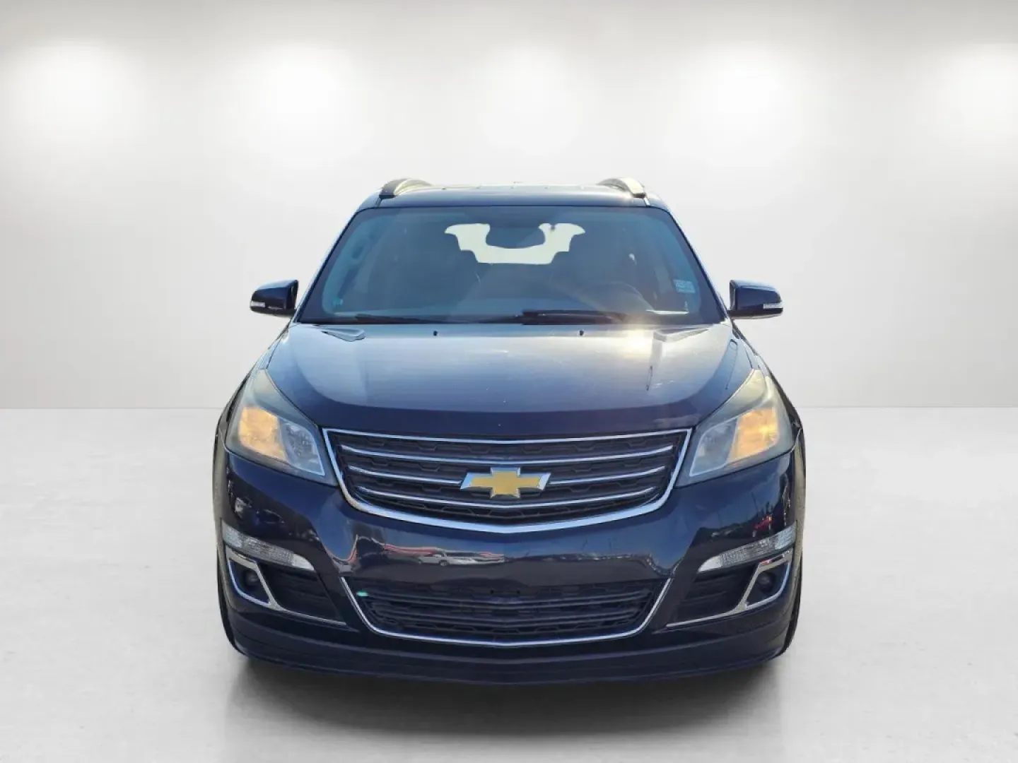 2015 /Dark Titanium/Light Titanium Chevrolet Traverse LT (1GNKRGKD3FJ) with an Other engine, located at 3959 U.S. 80 W, Phenix City, AL, 36870, (334) 297-4885, 32.469296, -85.135185 - **Explore Your Next Adventure with the 2015 Chevrolet Traverse LT at Gils Auto in Phenix City, AL!**<br /> <br /> Are you searching for the perfect SUV that effortlessly combines space, comfort, and versatility for your family or weekend adventures? Look no further than this stunning 2015 Chevrolet - Photo#2