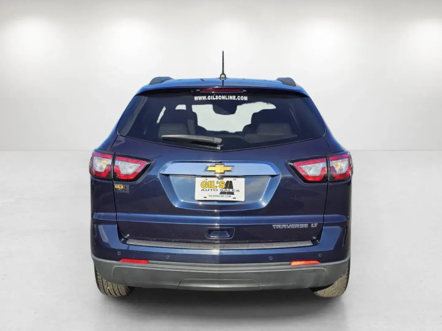 2015 /Dark Titanium/Light Titanium Chevrolet Traverse LT (1GNKRGKD3FJ) with an Other engine, located at 3959 U.S. 80 W, Phenix City, AL, 36870, (334) 297-4885, 32.469296, -85.135185 - **Explore Your Next Adventure with the 2015 Chevrolet Traverse LT at Gils Auto in Phenix City, AL!**<br /> <br /> Are you searching for the perfect SUV that effortlessly combines space, comfort, and versatility for your family or weekend adventures? Look no further than this stunning 2015 Chevrolet - Photo#6