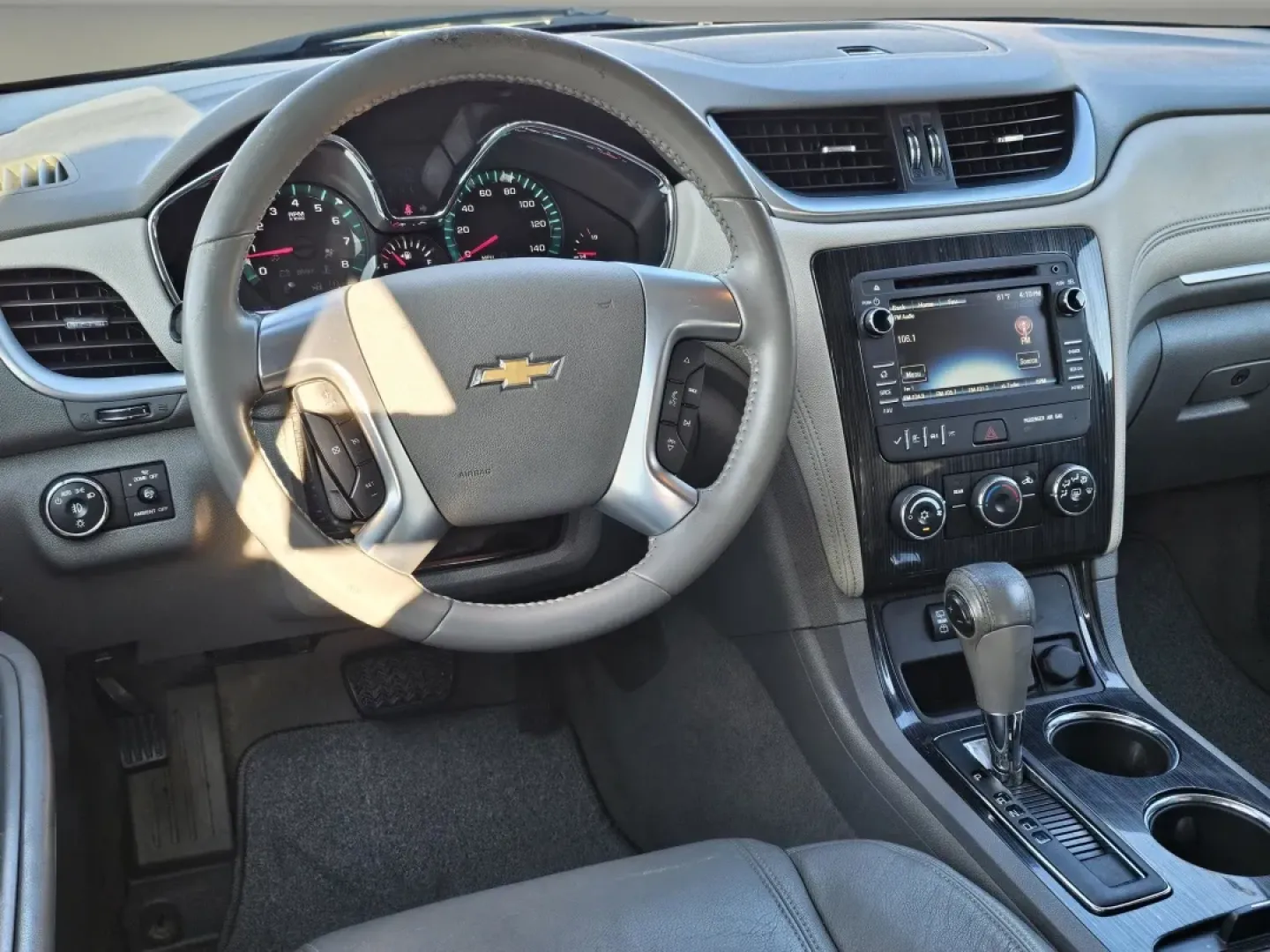 2015 /Dark Titanium/Light Titanium Chevrolet Traverse LT (1GNKRGKD3FJ) with an Other engine, located at 3959 U.S. 80 W, Phenix City, AL, 36870, (334) 297-4885, 32.469296, -85.135185 - **Explore Your Next Adventure with the 2015 Chevrolet Traverse LT at Gils Auto in Phenix City, AL!**<br /> <br /> Are you searching for the perfect SUV that effortlessly combines space, comfort, and versatility for your family or weekend adventures? Look no further than this stunning 2015 Chevrolet - Photo#9