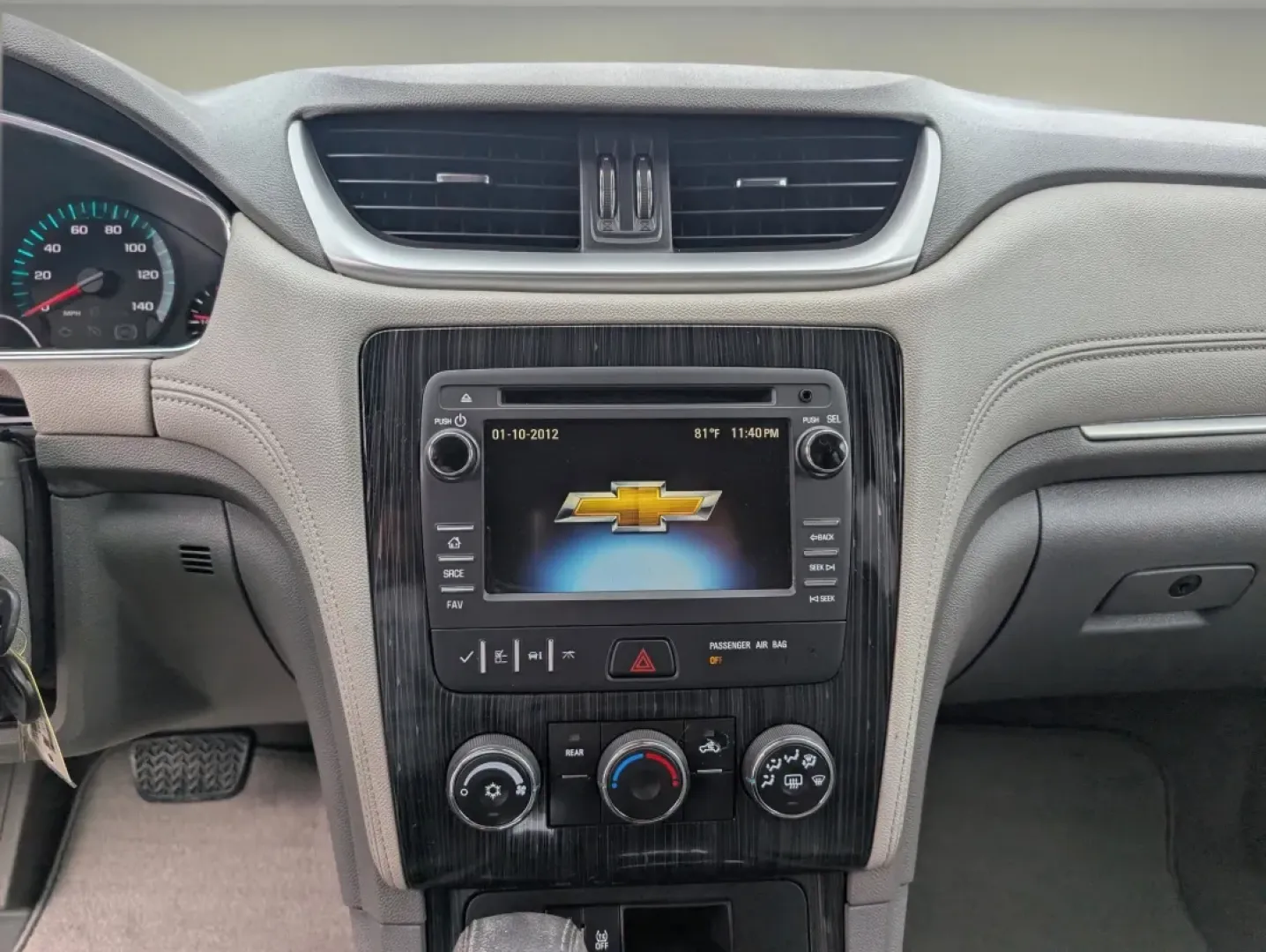 2015 /Dark Titanium/Light Titanium Chevrolet Traverse LT (1GNKRGKD3FJ) with an Other engine, located at 3959 U.S. 80 W, Phenix City, AL, 36870, (334) 297-4885, 32.469296, -85.135185 - **Explore Your Next Adventure with the 2015 Chevrolet Traverse LT at Gils Auto in Phenix City, AL!**<br /> <br /> Are you searching for the perfect SUV that effortlessly combines space, comfort, and versatility for your family or weekend adventures? Look no further than this stunning 2015 Chevrolet - Photo#15