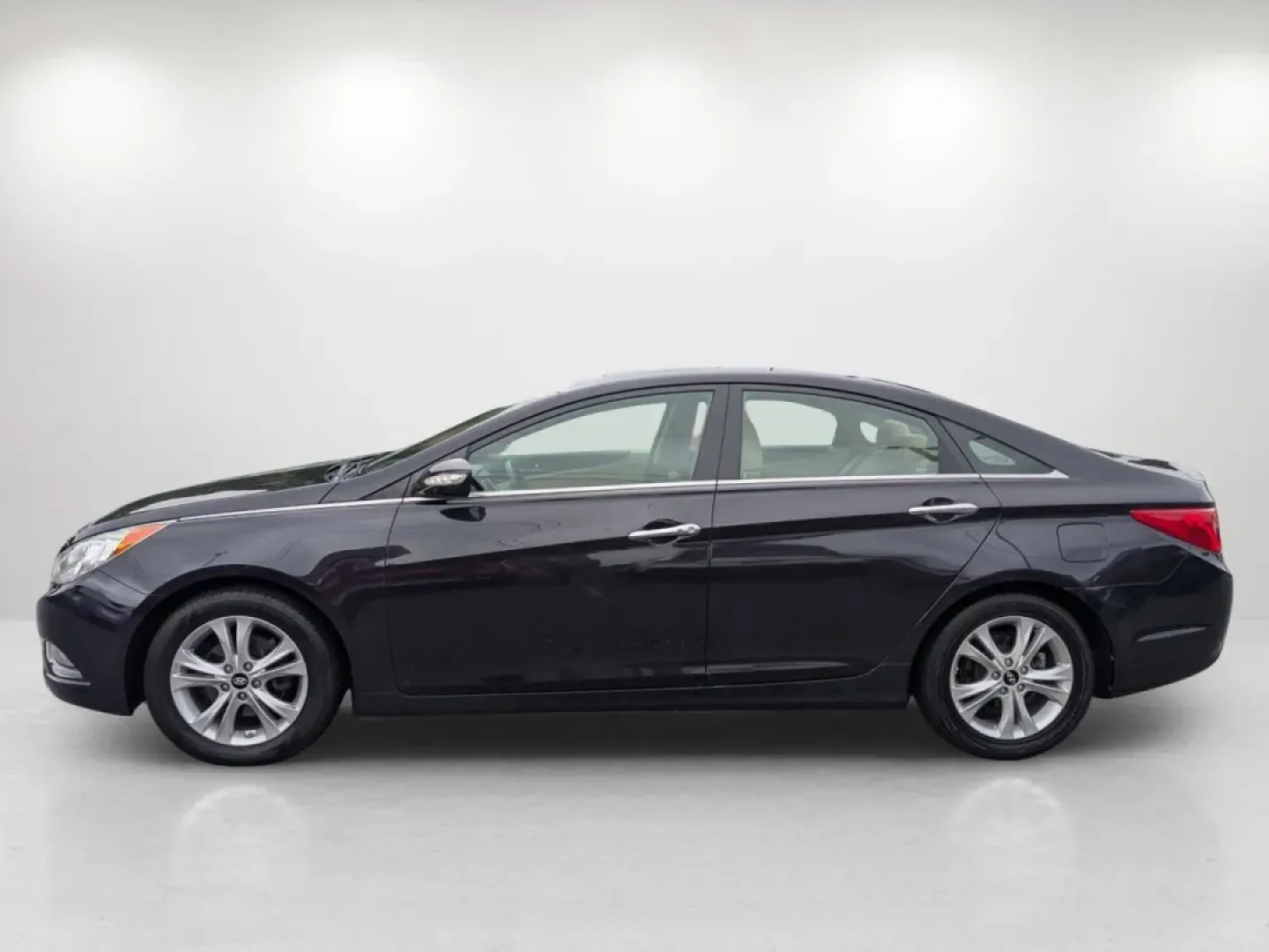 2011 /Camel Hyundai Sonata Ltd (5NPEC4AC2BH) with an Other engine, located at 521 Old Farm Lane Rd, Prattville, AL, 36066, (334) 325-1505, 32.482460, -86.416367 - **Drive Into Your Next Adventure with the 2011 Hyundai Sonata at Gils Auto!**<br /> <br /> Are you ready to elevate your daily commute or embark on family road trips? The 2011 Hyundai Sonata, now available at Gils Auto in Phenix City, AL, is the perfect blend of style, comfort, and reliability that - Photo#7