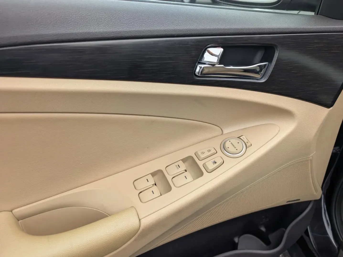 2011 /Camel Hyundai Sonata Ltd (5NPEC4AC2BH) with an Other engine, located at 521 Old Farm Lane Rd, Prattville, AL, 36066, (334) 325-1505, 32.482460, -86.416367 - **Drive Into Your Next Adventure with the 2011 Hyundai Sonata at Gils Auto!**<br /> <br /> Are you ready to elevate your daily commute or embark on family road trips? The 2011 Hyundai Sonata, now available at Gils Auto in Phenix City, AL, is the perfect blend of style, comfort, and reliability that - Photo#8