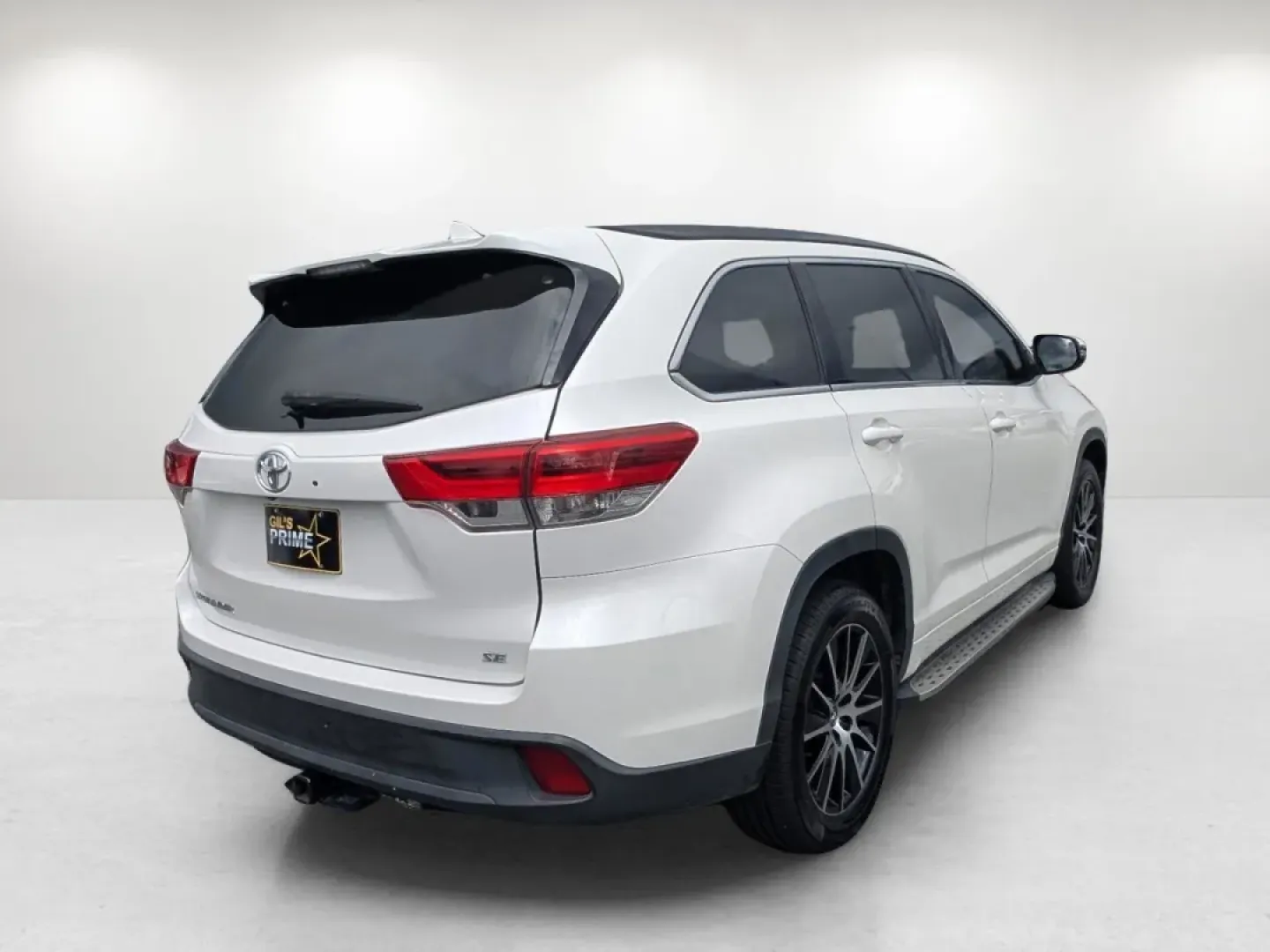 2018 Toyota Highlander (5TDKZRFH0JS) with an Other engine, located at 5115 14th Ave., Columbus, GA, 31904, (706) 323-0345, 32.511494, -84.971046 - **Experience Unmatched Versatility with the 2018 Toyota Highlander at Gils Auto - Your Buy Here Pay Here Dealership in Phenix City, AL!**<br /> <br /> Are you ready to elevate your family adventures, daily commutes, or weekend getaways? Meet the 2018 Toyota Highlander, the perfect blend of comfort, - Photo#4