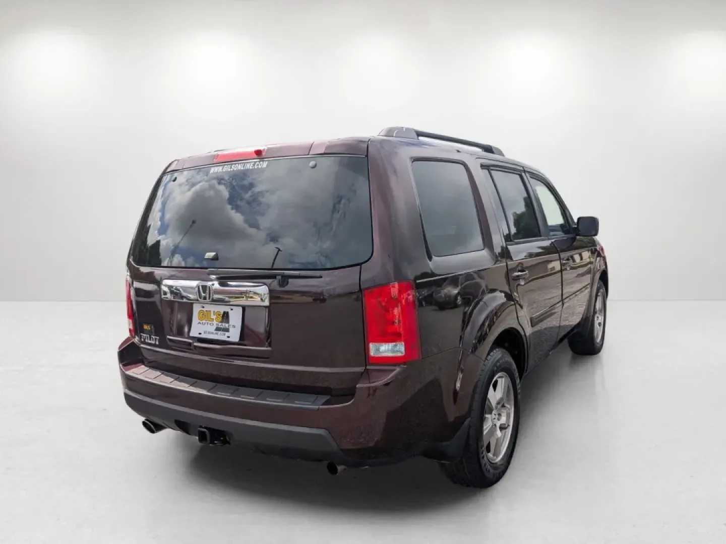 2011 Honda Pilot EX-L (5FNYF3H53BB) with an Other engine, located at 1430 Gateway Drive, Opelika, AL, 36801, (334) 239-0944, 32.637871, -85.409790 - Are you ready to elevate your family adventures or tackle those long commutes with ease? Look no further than this stunning 2011 Honda Pilot EX-L, available now at Gils Auto in Phenix City, AL. This spacious SUV is perfect for growing families and weekend explorers alike, offering comfort, safety, a - Photo#4