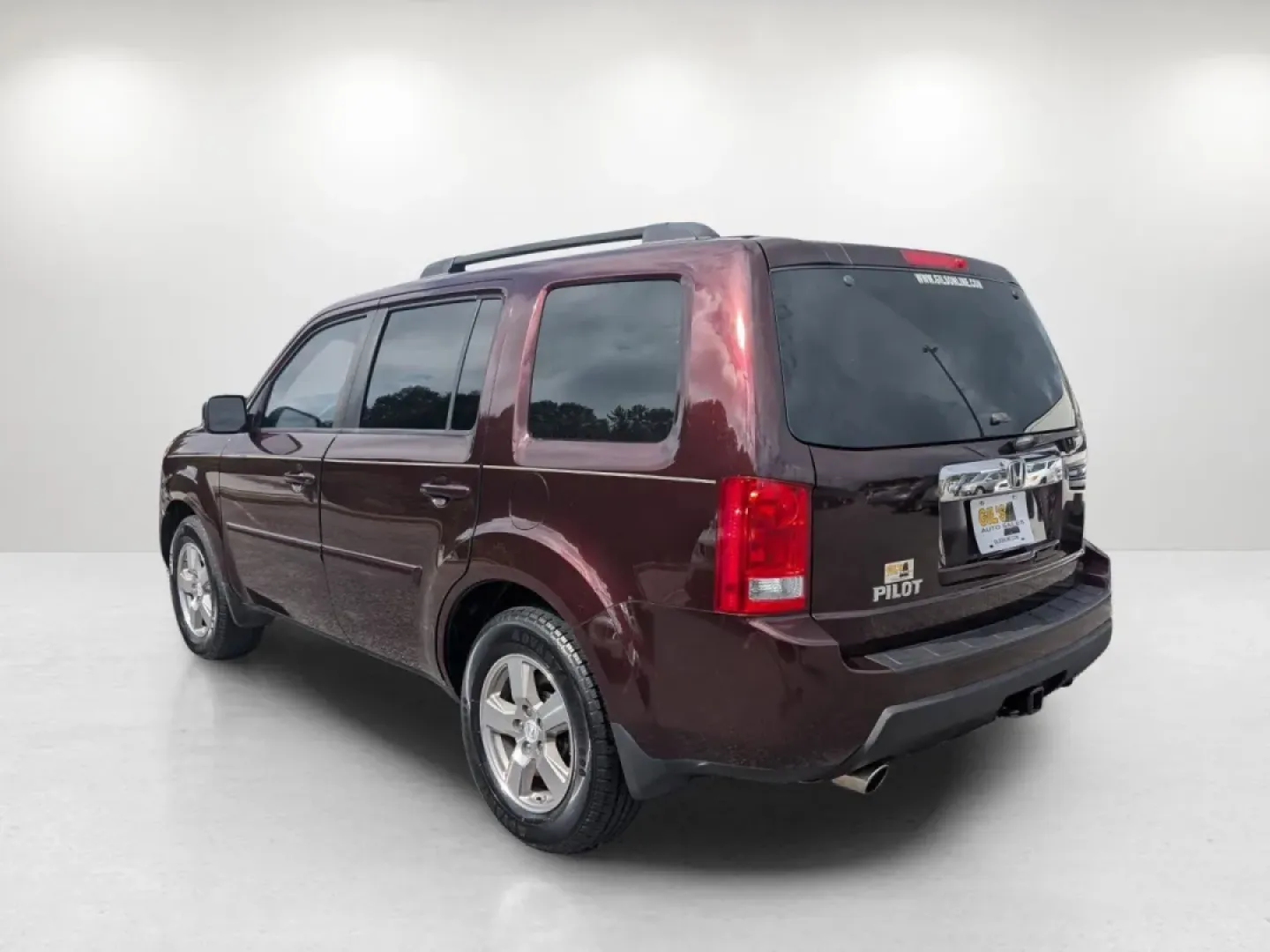 2011 Honda Pilot EX-L (5FNYF3H53BB) with an Other engine, located at 1430 Gateway Drive, Opelika, AL, 36801, (334) 239-0944, 32.637871, -85.409790 - Are you ready to elevate your family adventures or tackle those long commutes with ease? Look no further than this stunning 2011 Honda Pilot EX-L, available now at Gils Auto in Phenix City, AL. This spacious SUV is perfect for growing families and weekend explorers alike, offering comfort, safety, a - Photo#6