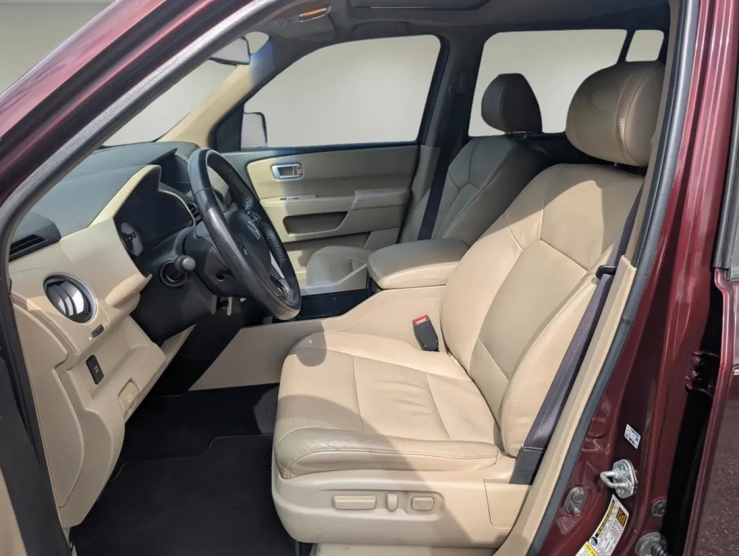 2011 Honda Pilot EX-L (5FNYF3H53BB) with an Other engine, located at 1430 Gateway Drive, Opelika, AL, 36801, (334) 239-0944, 32.637871, -85.409790 - Are you ready to elevate your family adventures or tackle those long commutes with ease? Look no further than this stunning 2011 Honda Pilot EX-L, available now at Gils Auto in Phenix City, AL. This spacious SUV is perfect for growing families and weekend explorers alike, offering comfort, safety, a - Photo#9