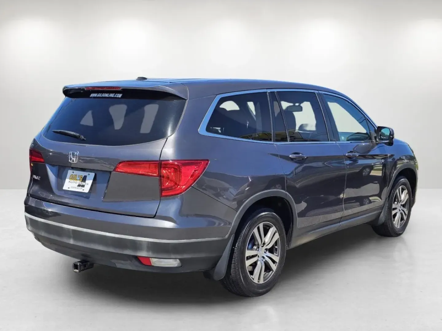 2017 Honda Pilot EX-L (5FNYF5H88HB) with an Other engine, located at 521 Old Farm Lane Rd, Prattville, AL, 36066, (334) 325-1505, 32.482460, -86.416367 - **Discover Your Next Adventure with the 2017 Honda Pilot EX-L at Gils Auto!**<br /> <br /> Are you ready to elevate your family road trips or weekend getaways? The 2017 Honda Pilot EX-L is your ideal companion for creating unforgettable memories, whether you're heading to local attractions in Phenix - Photo#4