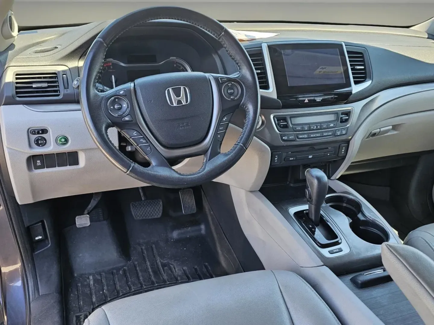 2017 Honda Pilot EX-L (5FNYF5H88HB) with an Other engine, located at 521 Old Farm Lane Rd, Prattville, AL, 36066, (334) 325-1505, 32.482460, -86.416367 - **Discover Your Next Adventure with the 2017 Honda Pilot EX-L at Gils Auto!**<br /> <br /> Are you ready to elevate your family road trips or weekend getaways? The 2017 Honda Pilot EX-L is your ideal companion for creating unforgettable memories, whether you're heading to local attractions in Phenix - Photo#16