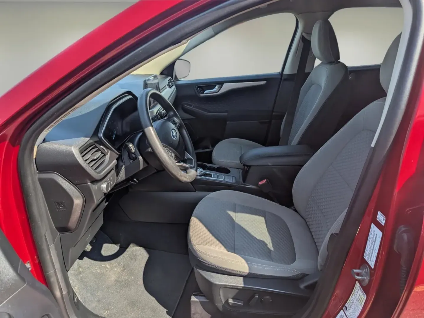 2020 Ford Escape SE (1FMCU0G64LU) with an Other engine, located at 1430 Gateway Drive, Opelika, AL, 36801, (334) 239-0944, 32.637871, -85.409790 - **Experience Adventure with the 2020 Ford Escape SE Your Ideal SUV for Life's Journeys!**<br /> <br /> Are you ready to elevate your daily commute or embark on weekend getaways with the perfect vehicle? Look no further than this stunning 2020 Ford Escape SE, available now at Gils Auto in Phenix Cit - Photo#9