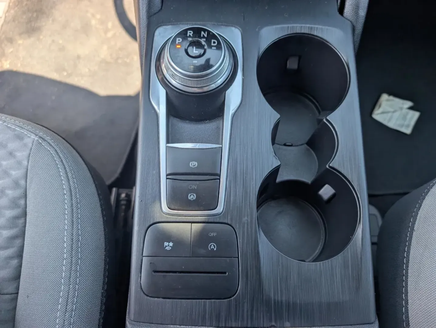 2020 Ford Escape SE (1FMCU0G64LU) with an Other engine, located at 1430 Gateway Drive, Opelika, AL, 36801, (334) 239-0944, 32.637871, -85.409790 - **Experience Adventure with the 2020 Ford Escape SE Your Ideal SUV for Life's Journeys!**<br /> <br /> Are you ready to elevate your daily commute or embark on weekend getaways with the perfect vehicle? Look no further than this stunning 2020 Ford Escape SE, available now at Gils Auto in Phenix Cit - Photo#13