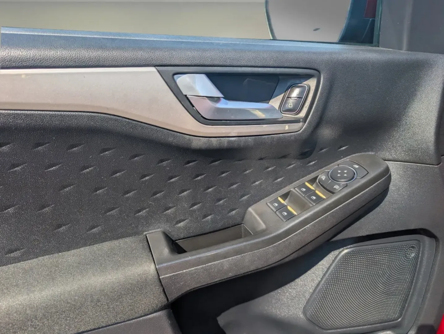 2020 Ford Escape SE (1FMCU0G64LU) with an Other engine, located at 3959 U.S. 80 W, Phenix City, AL, 36870, (334) 297-4885, 32.469296, -85.135185 - **Experience Adventure with the 2020 Ford Escape SE Your Ideal SUV for Life's Journeys!**<br /> <br /> Are you ready to elevate your daily commute or embark on weekend getaways with the perfect vehicle? Look no further than this stunning 2020 Ford Escape SE, available now at Gils Auto in Phenix Cit - Photo#8