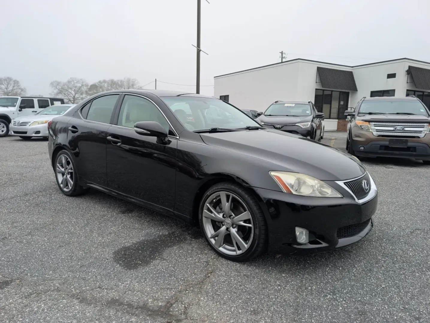 2010 Lexus IS 250 (JTHBF5C28A5) with an Other engine, located at 1430 Gateway Drive, Opelika, AL, 36801, (334) 239-0944, 32.637871, -85.409790 - Are you ready to elevate your driving experience? Whether you're commuting to work, running errands, or embarking on weekend adventures, the 2010 Lexus IS 250 is the perfect blend of luxury and practicality. This sleek sedan is designed for those who appreciate comfort, performance, and style. At Gi - Photo#2
