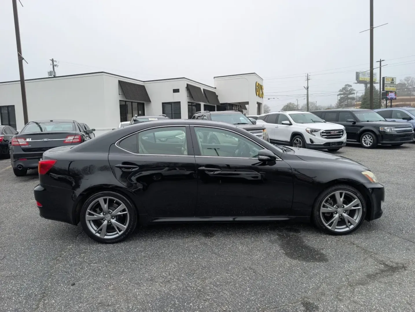 2010 Lexus IS 250 (JTHBF5C28A5) with an Other engine, located at 1430 Gateway Drive, Opelika, AL, 36801, (334) 239-0944, 32.637871, -85.409790 - Are you ready to elevate your driving experience? Whether you're commuting to work, running errands, or embarking on weekend adventures, the 2010 Lexus IS 250 is the perfect blend of luxury and practicality. This sleek sedan is designed for those who appreciate comfort, performance, and style. At Gi - Photo#3