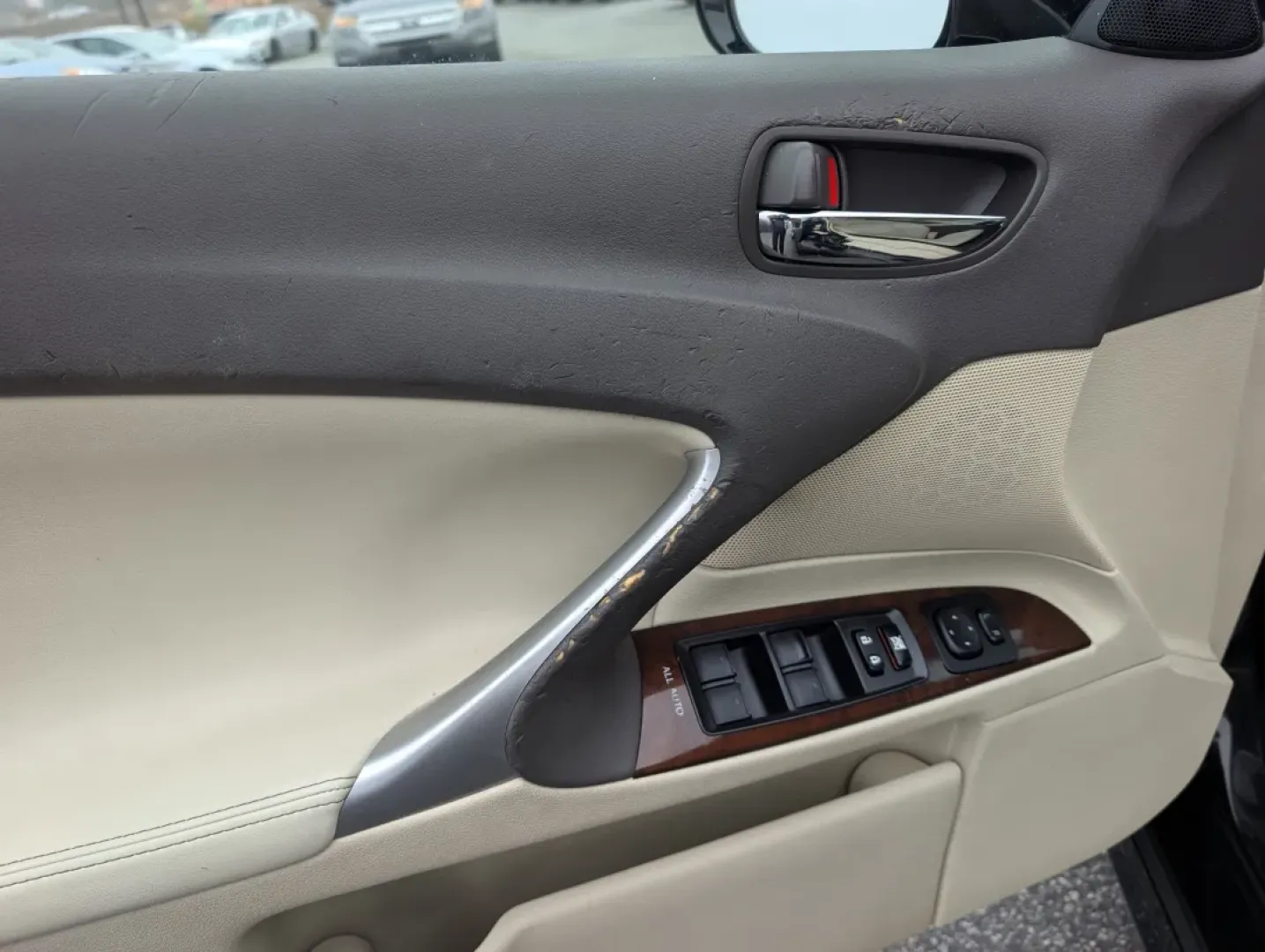 2010 Lexus IS 250 (JTHBF5C28A5) with an Other engine, located at 1430 Gateway Drive, Opelika, AL, 36801, (334) 239-0944, 32.637871, -85.409790 - Are you ready to elevate your driving experience? Whether you're commuting to work, running errands, or embarking on weekend adventures, the 2010 Lexus IS 250 is the perfect blend of luxury and practicality. This sleek sedan is designed for those who appreciate comfort, performance, and style. At Gi - Photo#8