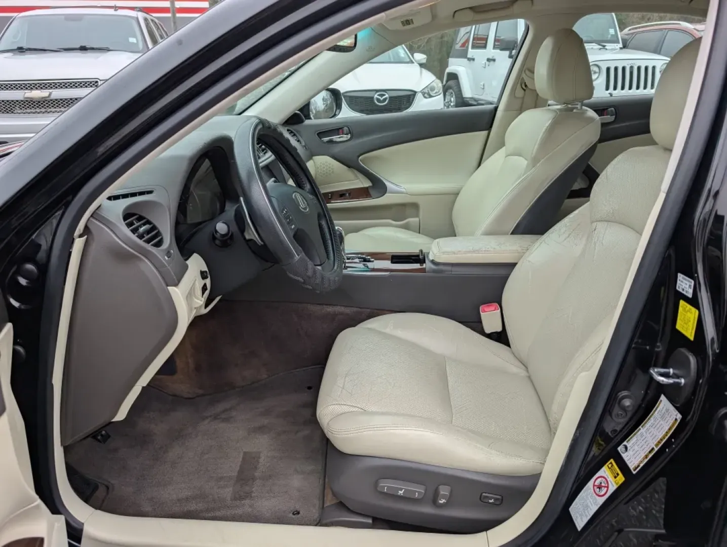 2010 Lexus IS 250 (JTHBF5C28A5) with an Other engine, located at 1430 Gateway Drive, Opelika, AL, 36801, (334) 239-0944, 32.637871, -85.409790 - Are you ready to elevate your driving experience? Whether you're commuting to work, running errands, or embarking on weekend adventures, the 2010 Lexus IS 250 is the perfect blend of luxury and practicality. This sleek sedan is designed for those who appreciate comfort, performance, and style. At Gi - Photo#9