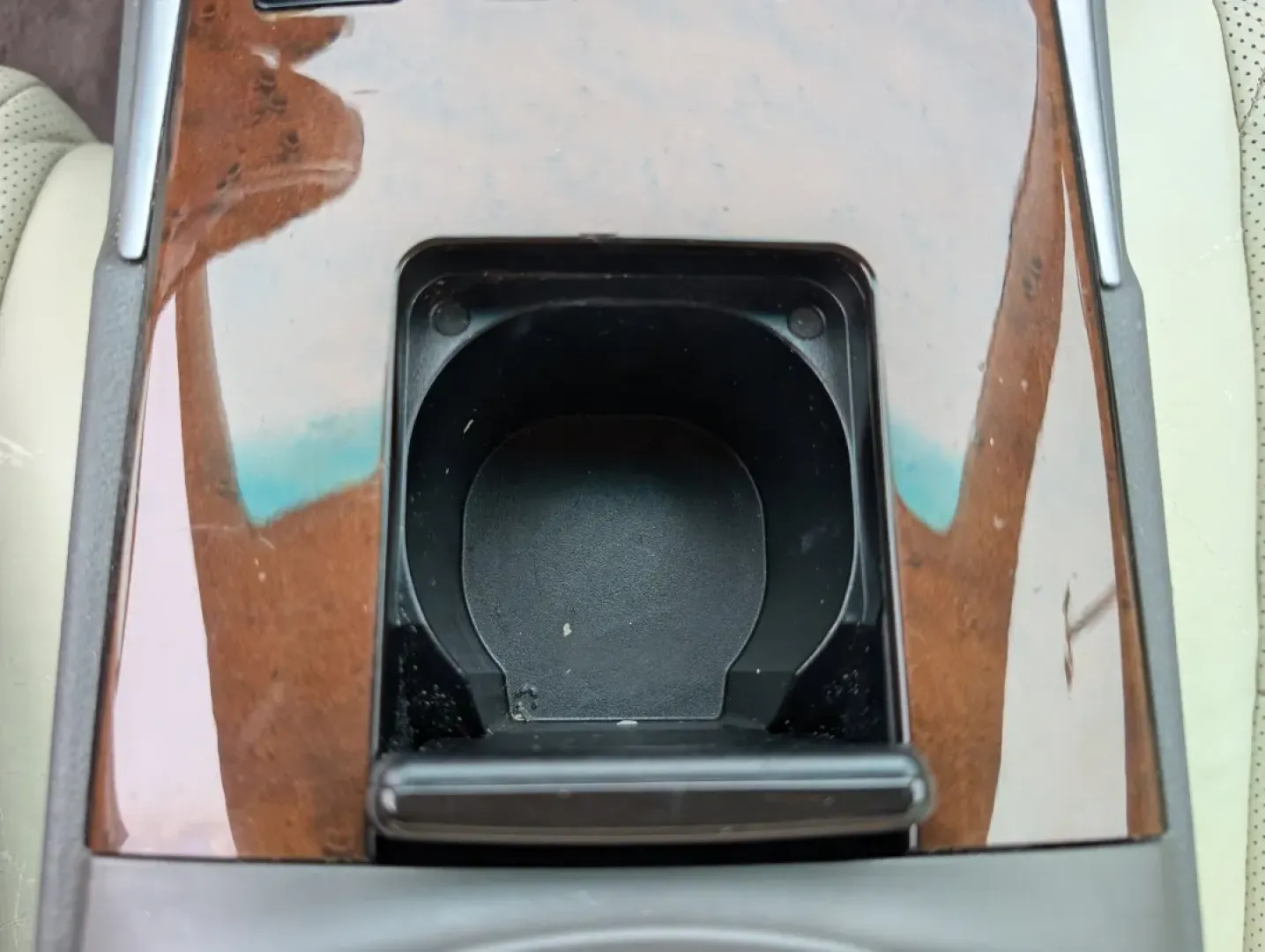 2010 Lexus IS 250 (JTHBF5C28A5) with an Other engine, located at 1430 Gateway Drive, Opelika, AL, 36801, (334) 239-0944, 32.637871, -85.409790 - Are you ready to elevate your driving experience? Whether you're commuting to work, running errands, or embarking on weekend adventures, the 2010 Lexus IS 250 is the perfect blend of luxury and practicality. This sleek sedan is designed for those who appreciate comfort, performance, and style. At Gi - Photo#14