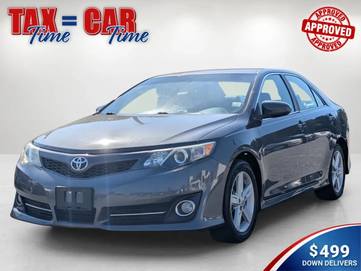 2013 Toyota Camry SE's photo