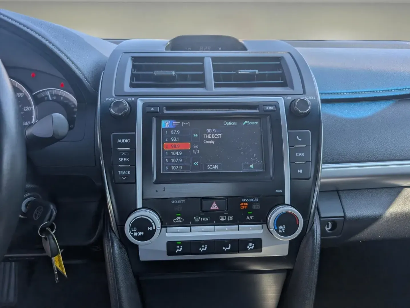 2013 Toyota Camry SE (4T1BF1FK2DU) with an Other engine, located at 1430 Gateway Drive, Opelika, AL, 36801, (334) 239-0944, 32.637871, -85.409790 - Are you a budget-conscious buyer looking for a reliable vehicle that fits seamlessly into your daily life? Look no further than this 2013 Toyota Camry, available now at Gils Auto in Phenix City, AL. Perfect for those long commutes or weekend adventures, this sedan offers a blend of comfort, safety, - Photo#14