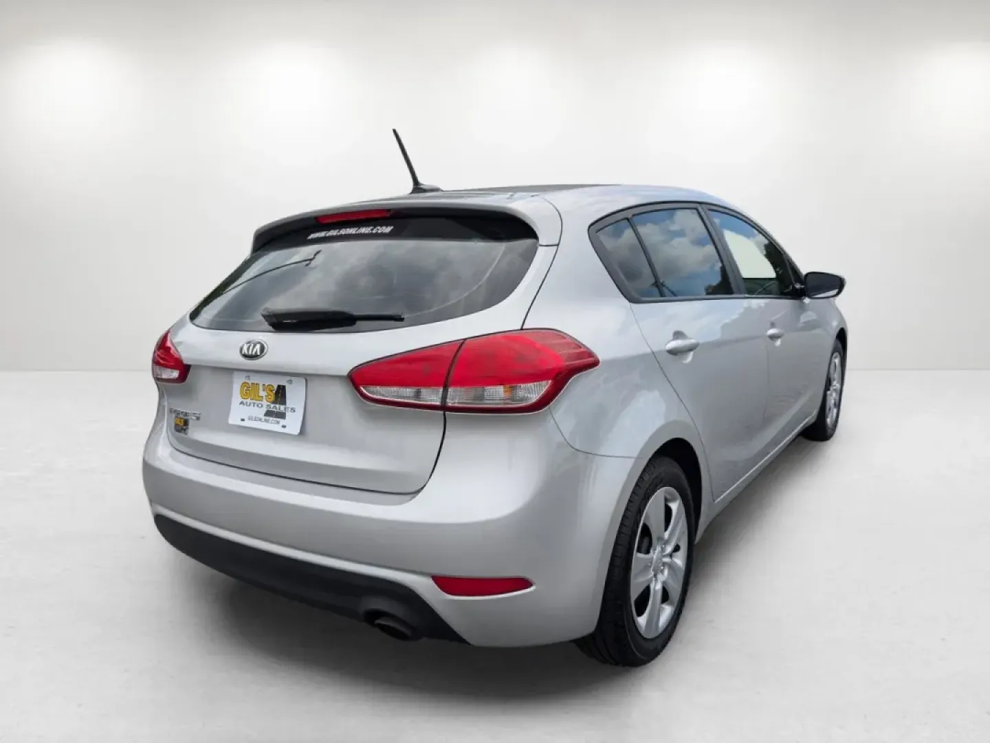 2016 /Black Kia Forte 5-Door LX (KNAFK5A80G5) with an Other engine, located at 5115 14th Ave., Columbus, GA, 31904, (706) 323-0345, 32.511494, -84.971046 - Are you ready to elevate your daily drives and discover a vehicle that perfectly balances style, comfort, and practicality? Look no further than this 2016 Kia Forte 5-Door LX, a fantastic choice for budget-conscious buyers and those seeking reliable transportation. With its sleek Silky Silver exteri - Photo#4