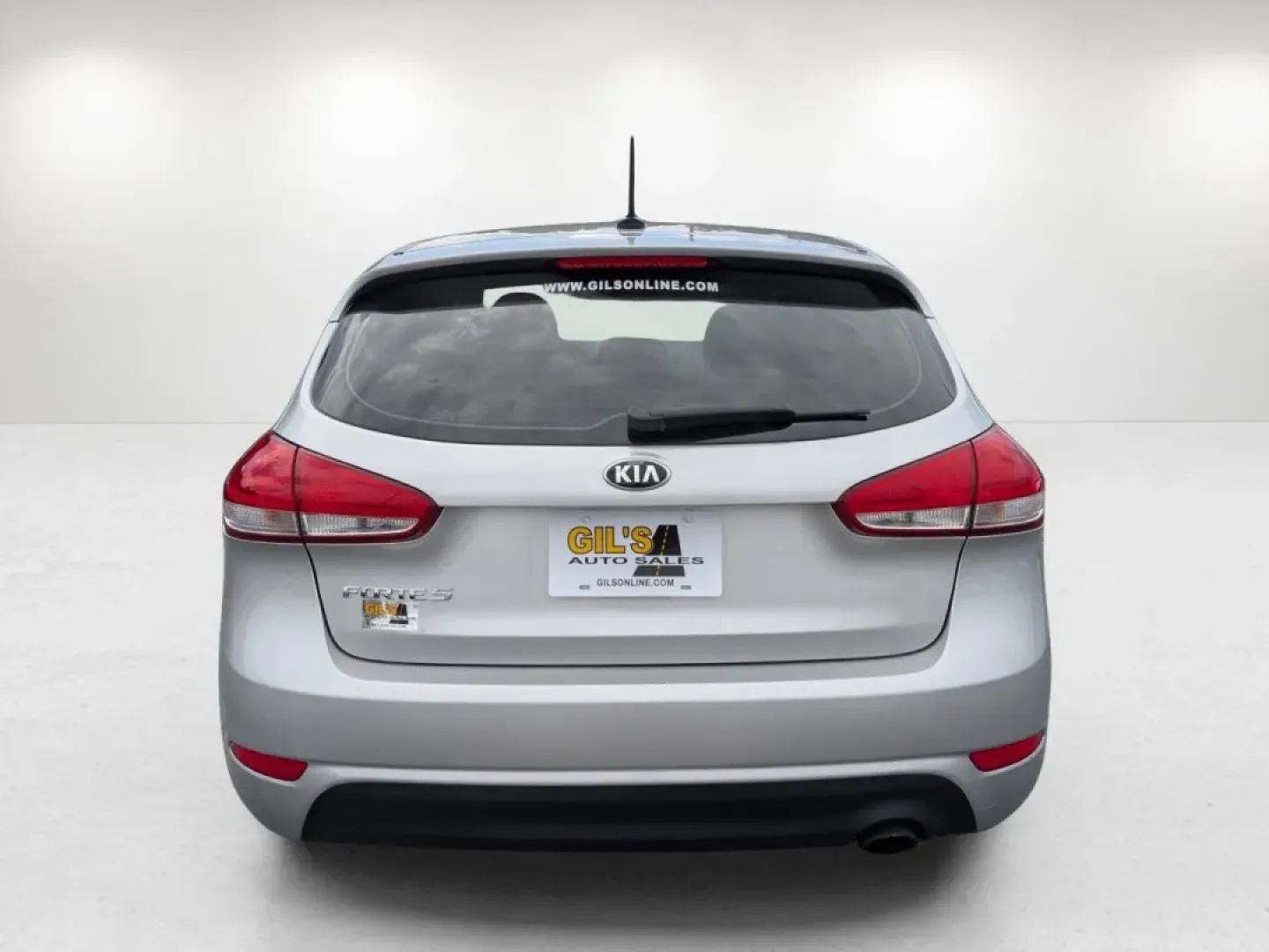 2016 /Black Kia Forte 5-Door LX (KNAFK5A80G5) with an Other engine, located at 5115 14th Ave., Columbus, GA, 31904, (706) 323-0345, 32.511494, -84.971046 - Are you ready to elevate your daily drives and discover a vehicle that perfectly balances style, comfort, and practicality? Look no further than this 2016 Kia Forte 5-Door LX, a fantastic choice for budget-conscious buyers and those seeking reliable transportation. With its sleek Silky Silver exteri - Photo#5