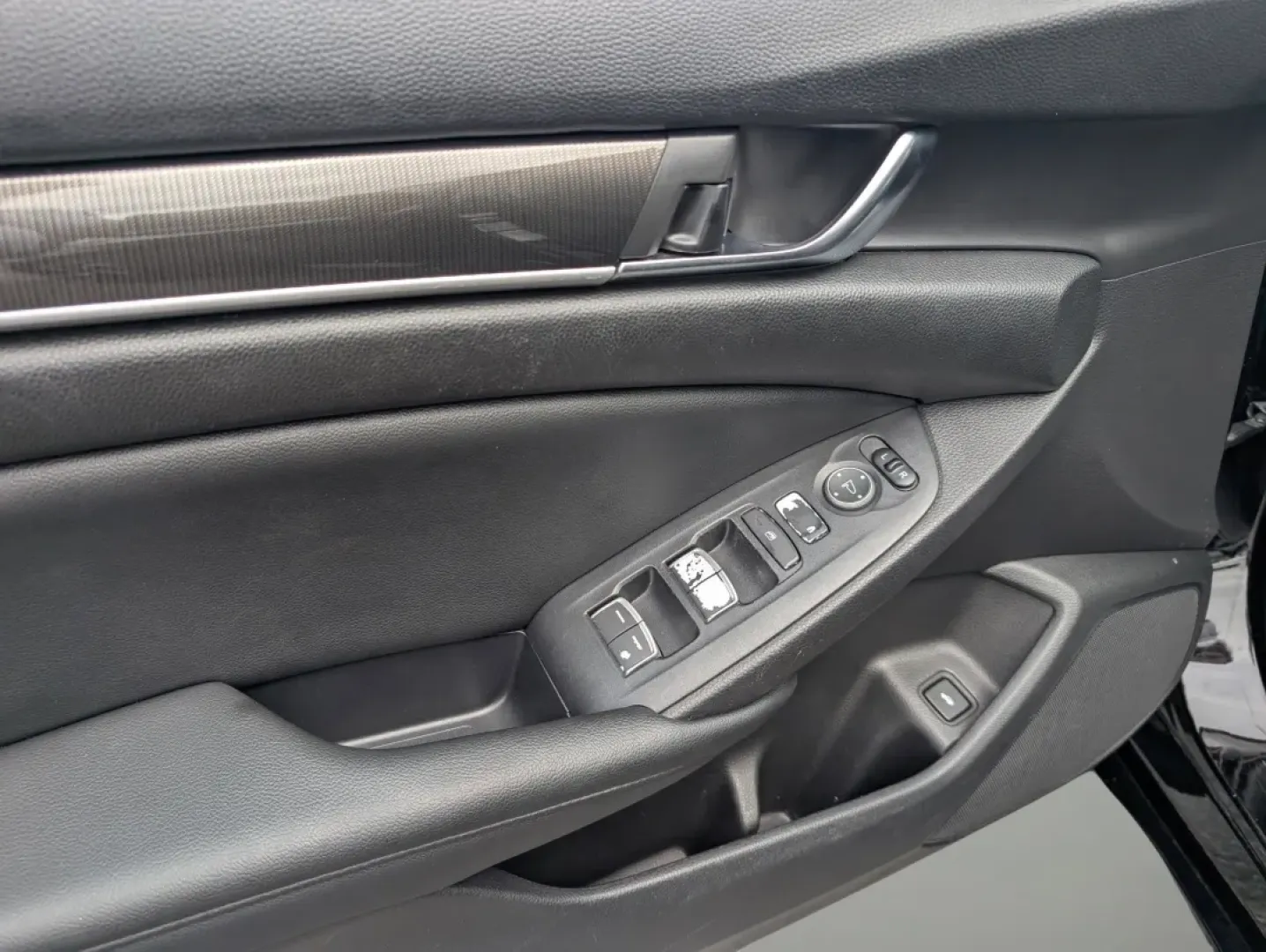 2022 Honda Accord Sedan Sport SE (1HGCV1F44NA) with an Other engine, located at 7000 Northlake Connector, Columbus, GA, 31904, (706) 987-8085, 32.524975, -84.978134 - Upgrade your commuting experience and embrace the road with this stylish 2022 Honda Accord Sedan, available now at Gils Auto in Phenix City, AL. Positioned perfectly for those looking for reliability and versatility, this vehicle is not just a car; it's a lifestyle choice. Whether you're gearing up - Photo#8