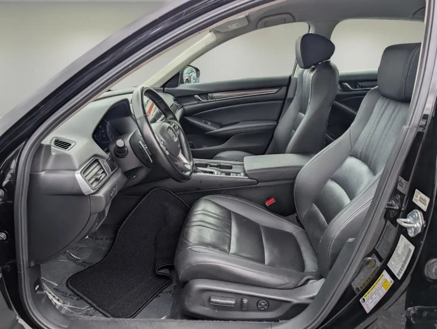 2022 Honda Accord Sedan Sport SE (1HGCV1F44NA) with an Other engine, located at 7000 Northlake Connector, Columbus, GA, 31904, (706) 987-8085, 32.524975, -84.978134 - Upgrade your commuting experience and embrace the road with this stylish 2022 Honda Accord Sedan, available now at Gils Auto in Phenix City, AL. Positioned perfectly for those looking for reliability and versatility, this vehicle is not just a car; it's a lifestyle choice. Whether you're gearing up - Photo#9