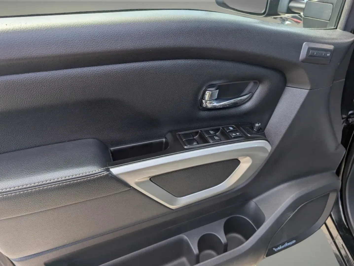 2017 /Black Nissan Titan XD SL (1N6BA1F49HN) with an Other engine, located at 1430 Gateway Drive, Opelika, AL, 36801, (334) 239-0944, 32.637871, -85.409790 - **Elevate Your Adventures with the 2017 Nissan Titan XD Perfect for the Modern Lifestyle!**<br /> <br /> Are you ready to upgrade your driving experience? Whether you're a growing family needing room and versatility, a weekend warrior craving off-road adventures, or simply someone who values comfor - Photo#8