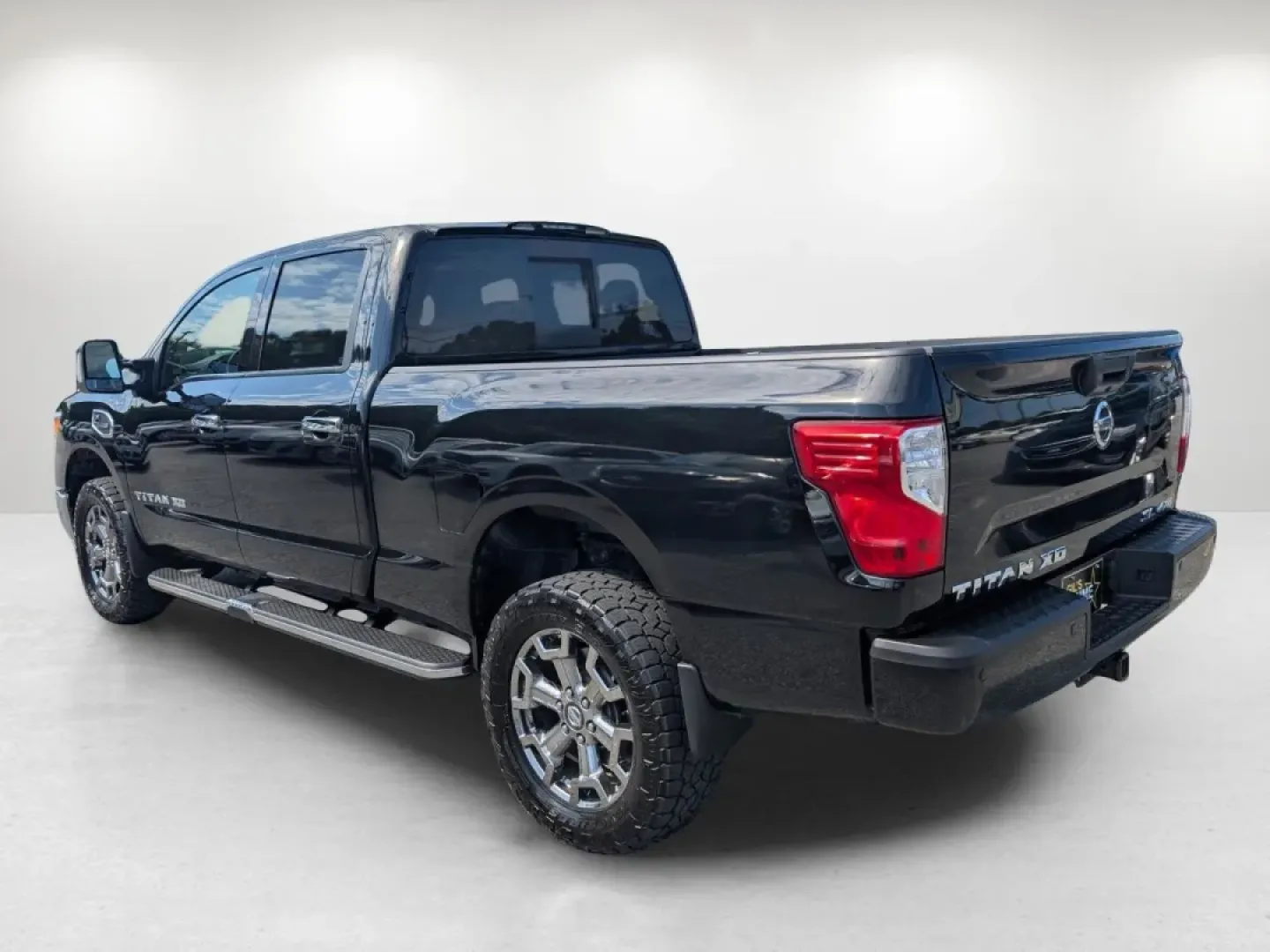 2017 /Black Nissan Titan XD SL (1N6BA1F49HN) with an Other engine, located at 1430 Gateway Drive, Opelika, AL, 36801, (334) 239-0944, 32.637871, -85.409790 - **Elevate Your Adventures with the 2017 Nissan Titan XD Perfect for the Modern Lifestyle!**<br /> <br /> Are you ready to upgrade your driving experience? Whether you're a growing family needing room and versatility, a weekend warrior craving off-road adventures, or simply someone who values comfor - Photo#6