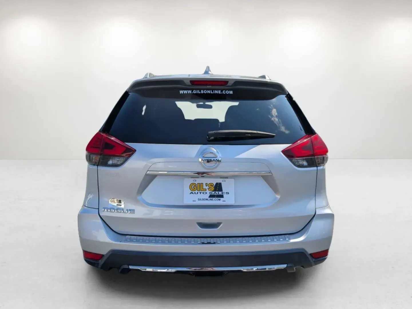 2017 /Charcoal Nissan Rogue S (KNMAT2MT2HP) with an Other engine, located at 5115 14th Ave., Columbus, GA, 31904, (706) 323-0345, 32.511494, -84.971046 - **Explore Adventure with the 2017 Nissan Rogue at Gils Auto in Phenix City, AL!**<br /> <br /> Are you ready to elevate your daily drives and weekend adventures? The 2017 Nissan Rogue is the perfect companion for families, commuters, and anyone who loves exploring the open road. With its spacious in - Photo#5