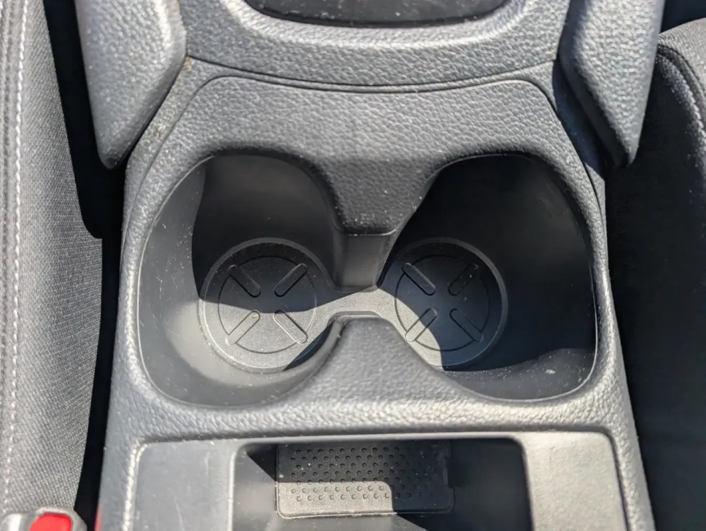 2017 /Charcoal Nissan Rogue S (KNMAT2MT2HP) with an Other engine, located at 5115 14th Ave., Columbus, GA, 31904, (706) 323-0345, 32.511494, -84.971046 - **Explore Adventure with the 2017 Nissan Rogue at Gils Auto in Phenix City, AL!**<br /> <br /> Are you ready to elevate your daily drives and weekend adventures? The 2017 Nissan Rogue is the perfect companion for families, commuters, and anyone who loves exploring the open road. With its spacious in - Photo#12