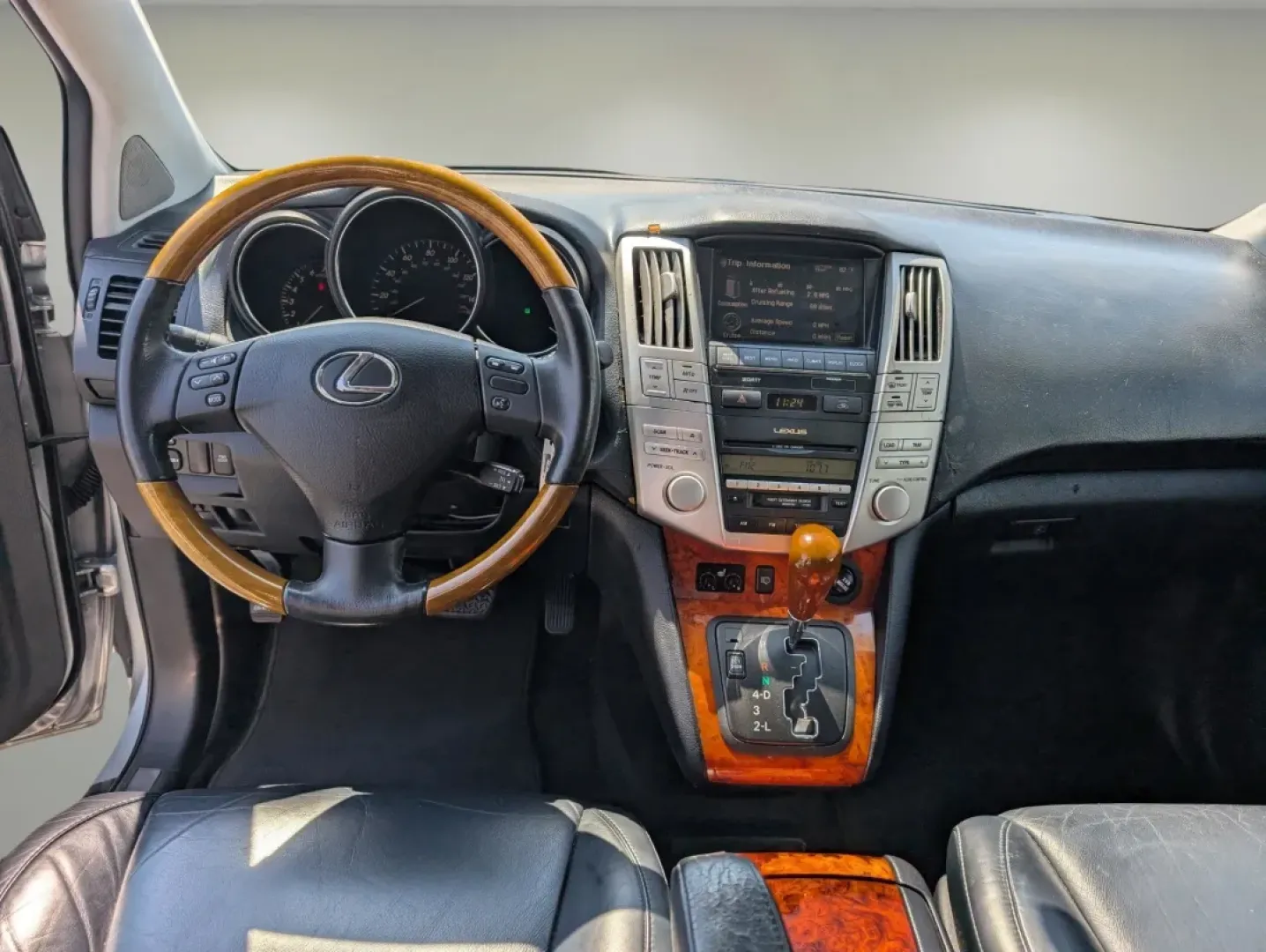 2006 Lexus RX 330 (2T2GA31U86C) with an Other engine, located at 3959 U.S. 80 W, Phenix City, AL, 36870, (334) 297-4885, 32.469296, -85.135185 - **Discover Your Next Adventure with the 2006 Lexus RX 330 at Gils Auto Phenix City, AL**<br /> <br /> Are you ready to elevate your lifestyle with a vehicle that embodies luxury and practicality? Look no further than the 2006 Lexus RX 330, a perfect blend of comfort and capability for families, com - Photo#11
