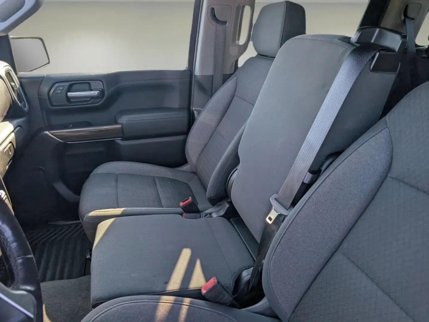 2020 /Jet Black Chevrolet Silverado 1500 LT (3GCPWCED0LG) with an Other engine, located at 7000 Northlake Connector, Columbus, GA, 31904, (706) 987-8085, 32.524975, -84.978134 - ### Hit the Road in Style: 2020 Chevrolet Silverado 1500 LT Crew Cab Pickup at Gils Auto<br /> <br /> Are you ready to elevate your driving experience while tackling daily tasks, weekend adventures, or family road trips? The 2020 Chevrolet Silverado 1500 LT Crew Cab Pickup is the perfect vehicle for - Photo#10