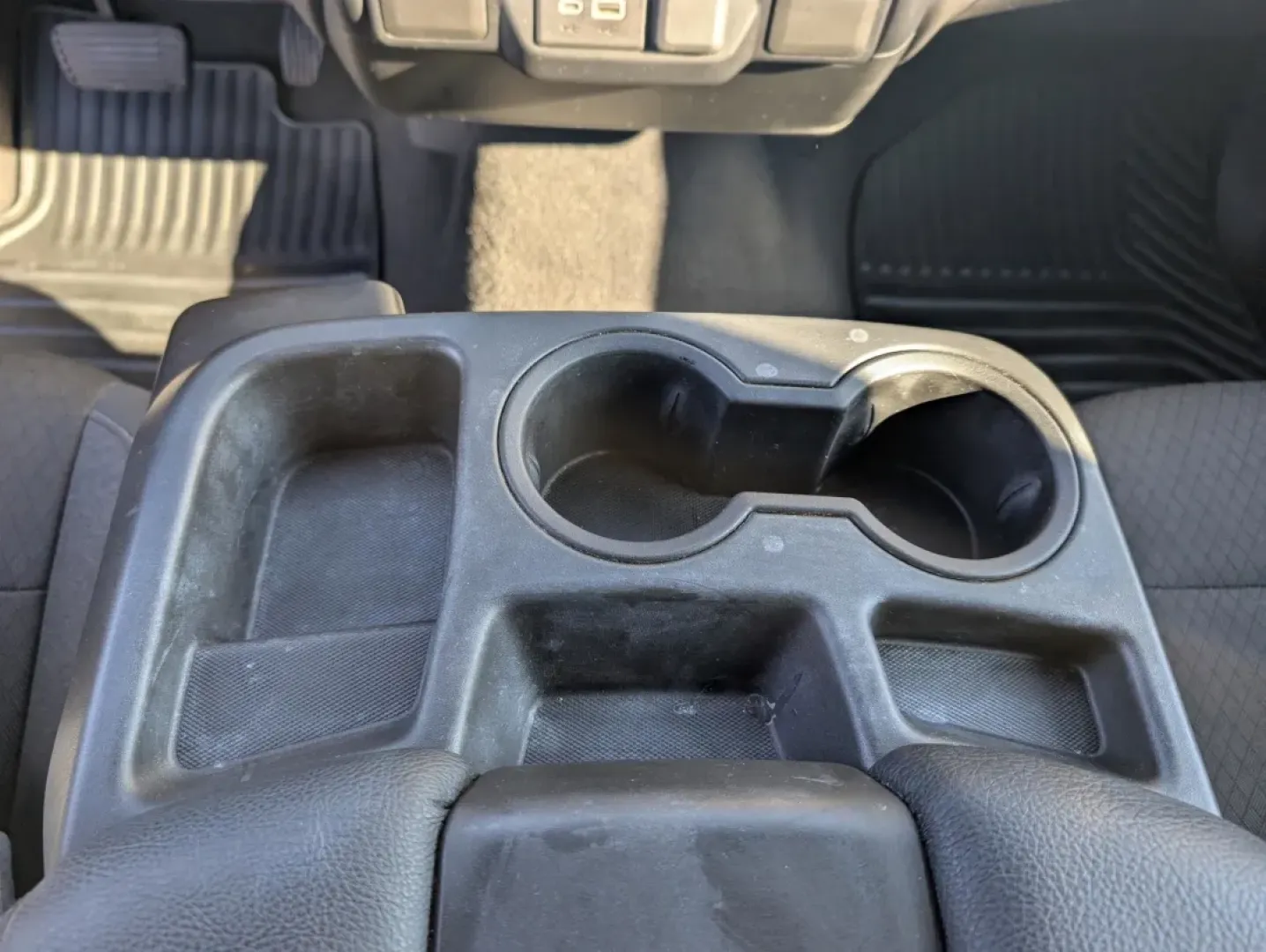 2020 /Jet Black Chevrolet Silverado 1500 LT (3GCPWCED0LG) with an Other engine, located at 7000 Northlake Connector, Columbus, GA, 31904, (706) 987-8085, 32.524975, -84.978134 - ### Hit the Road in Style: 2020 Chevrolet Silverado 1500 LT Crew Cab Pickup at Gils Auto<br /> <br /> Are you ready to elevate your driving experience while tackling daily tasks, weekend adventures, or family road trips? The 2020 Chevrolet Silverado 1500 LT Crew Cab Pickup is the perfect vehicle for - Photo#13