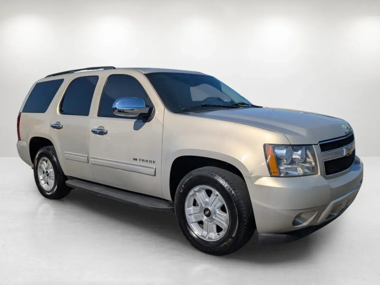 2009 /Ebony Chevrolet Tahoe LS (1GNEC13329R) with an Other engine, located at 5115 14th Ave., Columbus, GA, 31904, (706) 323-0345, 32.511494, -84.971046 - **Explore the Open Road in This 2009 Chevrolet Tahoe Your Next Adventure Awaits!**<br /> <br /> Are you dreaming of weekend getaways with family, or perhaps a reliable companion for your daily commute? Look no further! The 2009 Chevrolet Tahoe LS is the ideal SUV for those who crave versatility wit - Photo#2