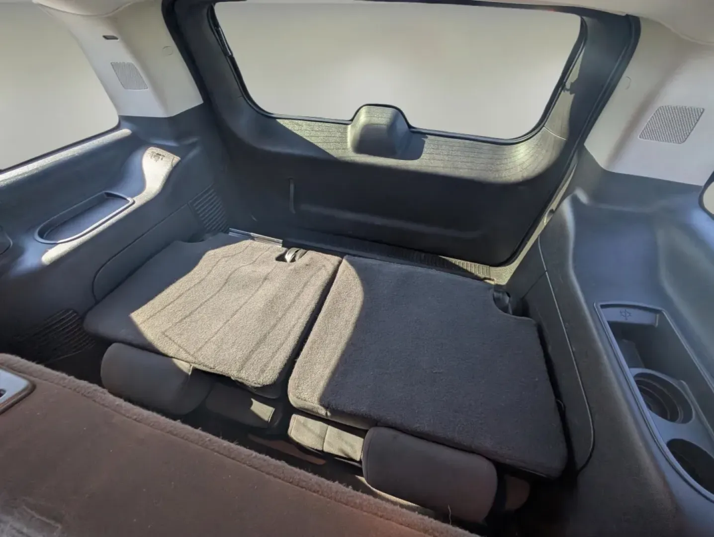 2009 /Ebony Chevrolet Tahoe LS (1GNEC13329R) with an Other engine, located at 5115 14th Ave., Columbus, GA, 31904, (706) 323-0345, 32.511494, -84.971046 - **Explore the Open Road in This 2009 Chevrolet Tahoe Your Next Adventure Awaits!**<br /> <br /> Are you dreaming of weekend getaways with family, or perhaps a reliable companion for your daily commute? Look no further! The 2009 Chevrolet Tahoe LS is the ideal SUV for those who crave versatility wit - Photo#12