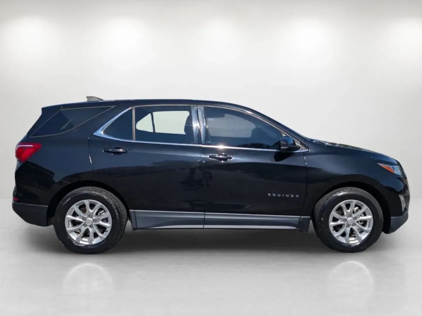 2018 /Jet Black Chevrolet Equinox LT (2GNAXJEVXJ6) with an Other engine, located at 1430 Gateway Drive, Opelika, AL, 36801, (334) 239-0944, 32.637871, -85.409790 - **Discover Your Next Adventure with the 2018 Chevrolet Equinox LT at Gils Auto in Phenix City, AL!**<br /> <br /> Are you looking for a versatile SUV that fits seamlessly into your lifestyle? The 2018 Chevrolet Equinox LT is the perfect blend of style, functionality, and reliability. Whether you're - Photo#3